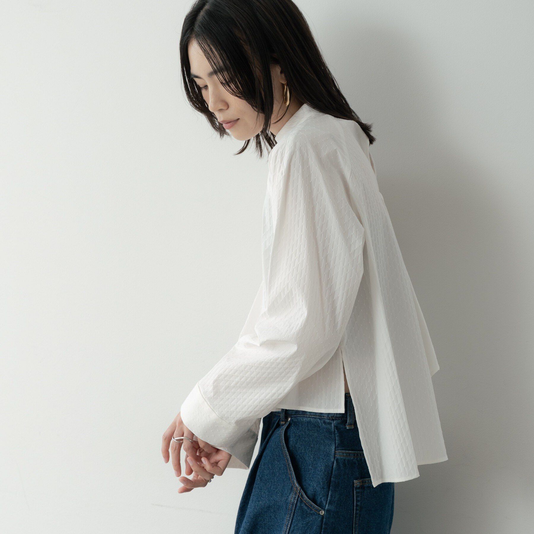 GALLEST「フィッシュテールスタンドネックシャツ」|シャツ・ブラウス|ホワイト(001)
