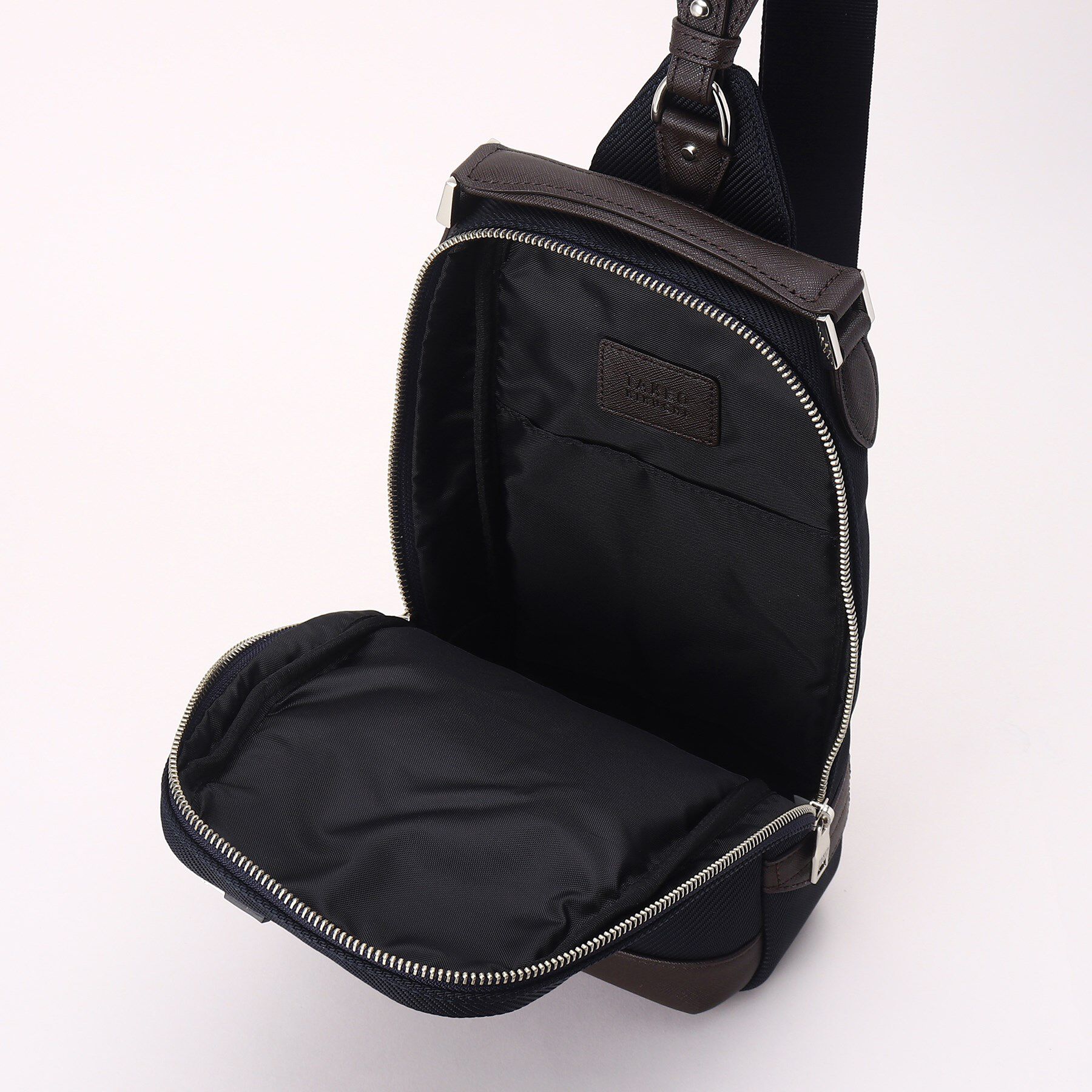 TAKEO KIKUCHI「薄マチ スマート 大人　ワンショルダーバッグ」|ショルダー・メッセンジャー|