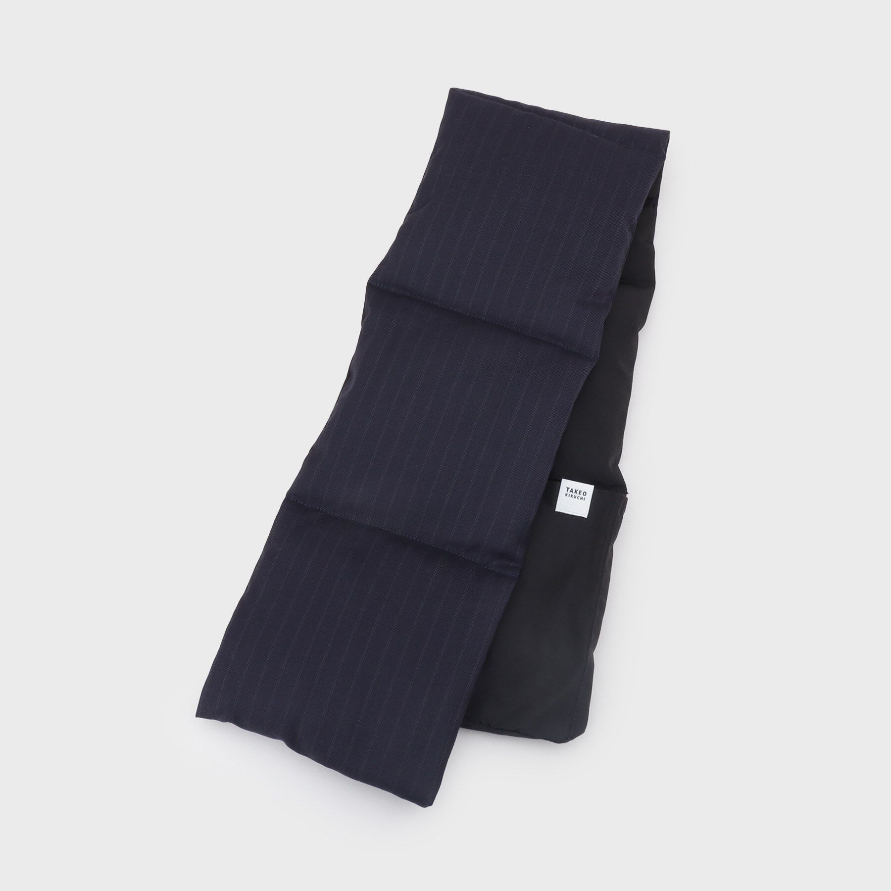 TAKEO KIKUCHI「インポートファブリック ダウンマフラー」|ストール|ネイビー(394)
