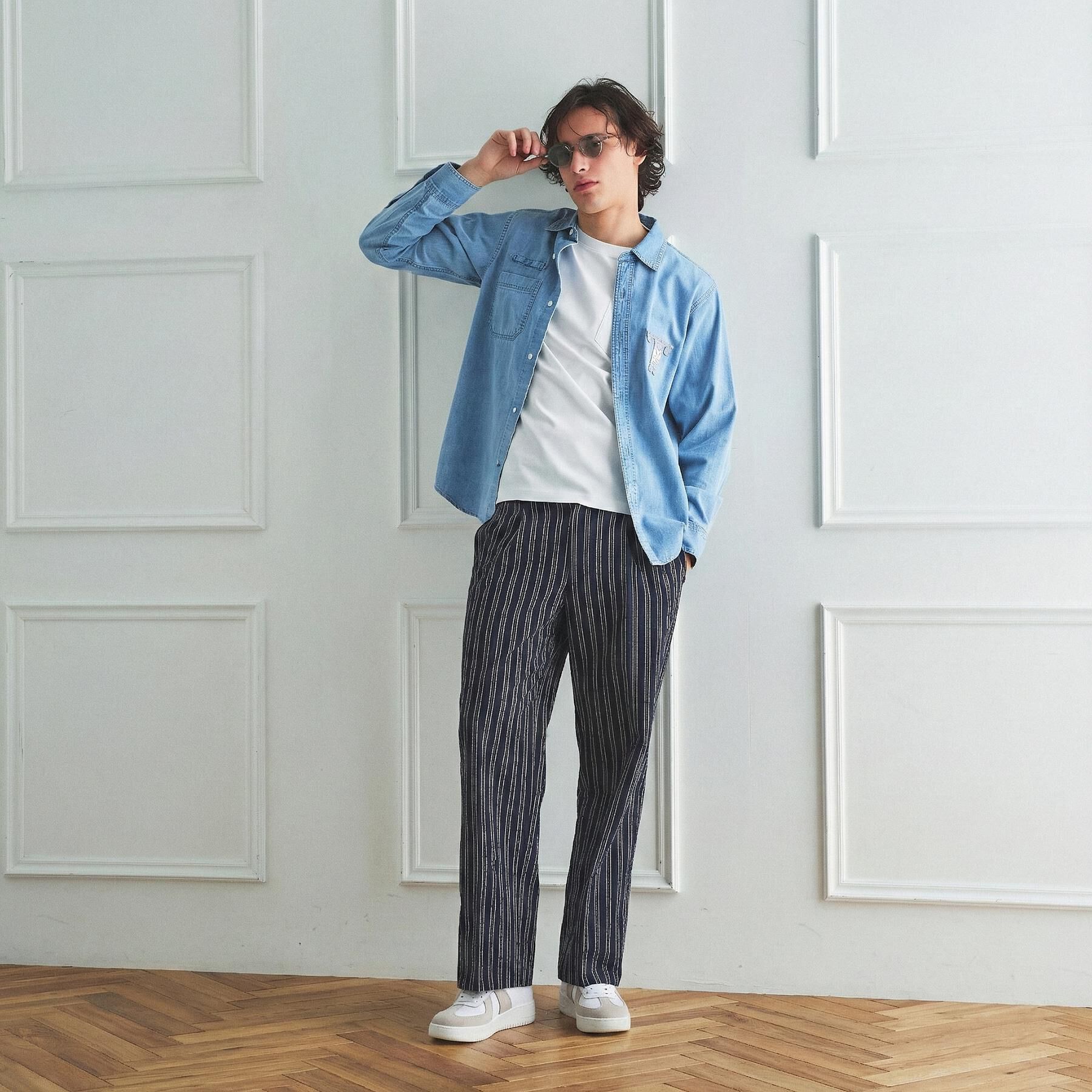 TAKEO KIKUCHI「【BOWLER HAT LABEL】Tエンブレム デニムシャツ」|シャツ・ブラウス|