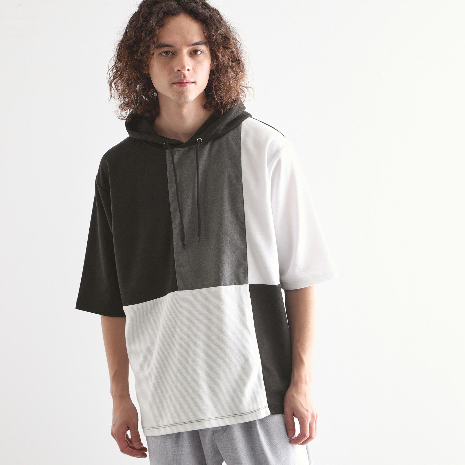 tk.TAKEO KIKUCHI「5分袖キリカエポンチフーディ」|パーカー|ブラック(519)