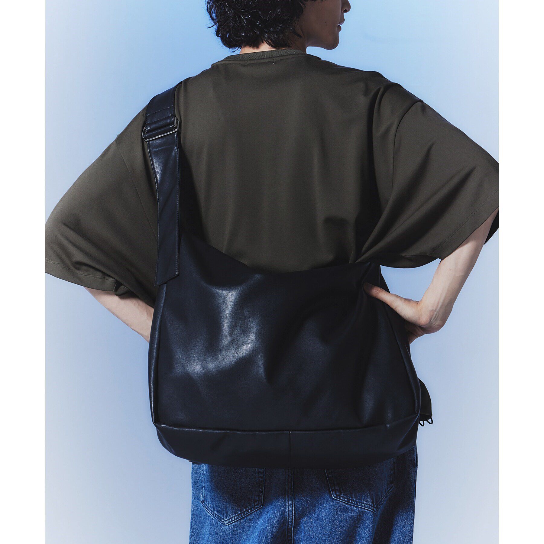 tk.TAKEO KIKUCHI「ルーズビッグショルダーバッグ／たすき掛け／ビッグ／A4サイズ収納可能」|ショルダー・メッセンジャー|