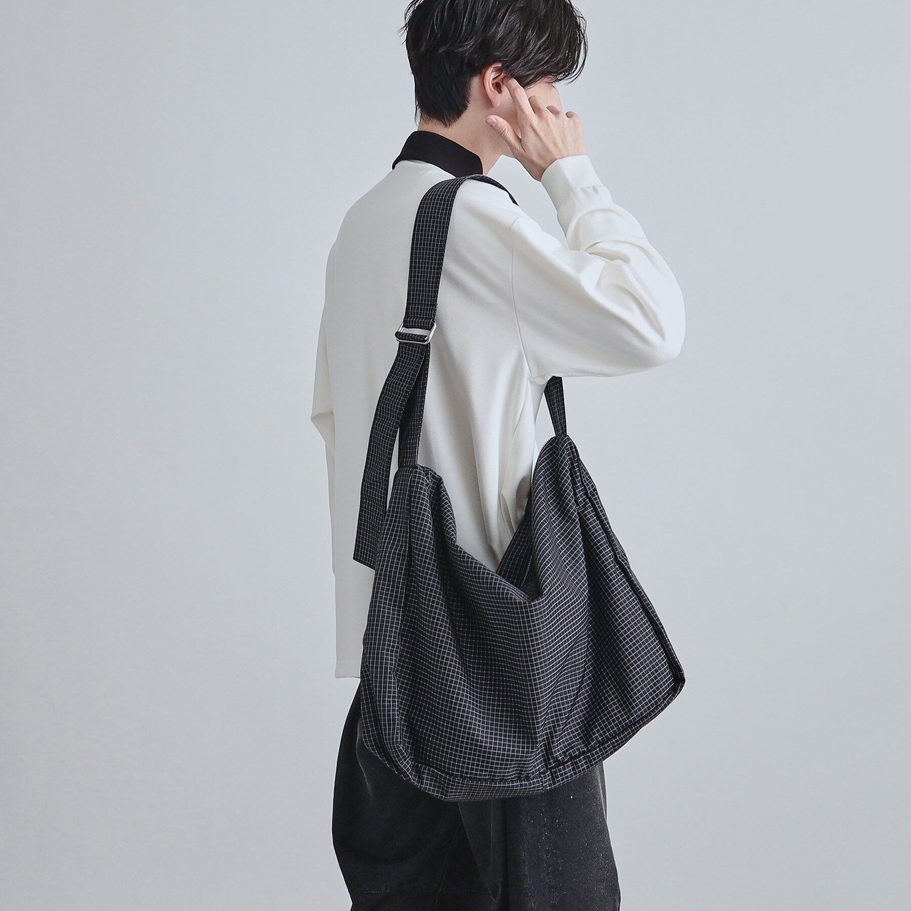 tk.TAKEO KIKUCHI「ルーズビッグショルダーバッグ／たすき掛け／ビッグ／A4サイズ収納可能」|ショルダー・メッセンジャー|