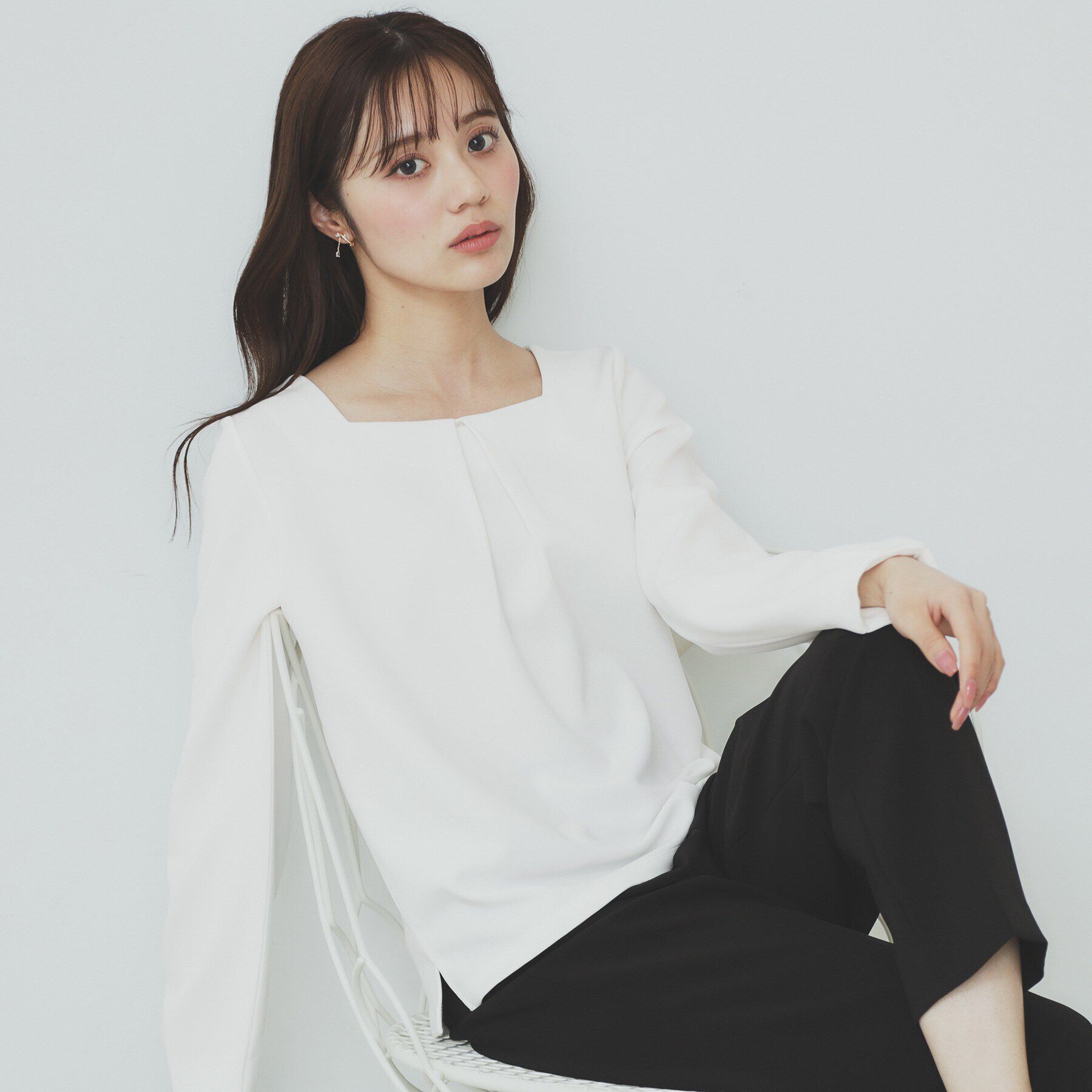 index「キーネックタックデザイントップス【洗濯機洗い可】」|Tシャツ・カットソー|オフホワイト(003