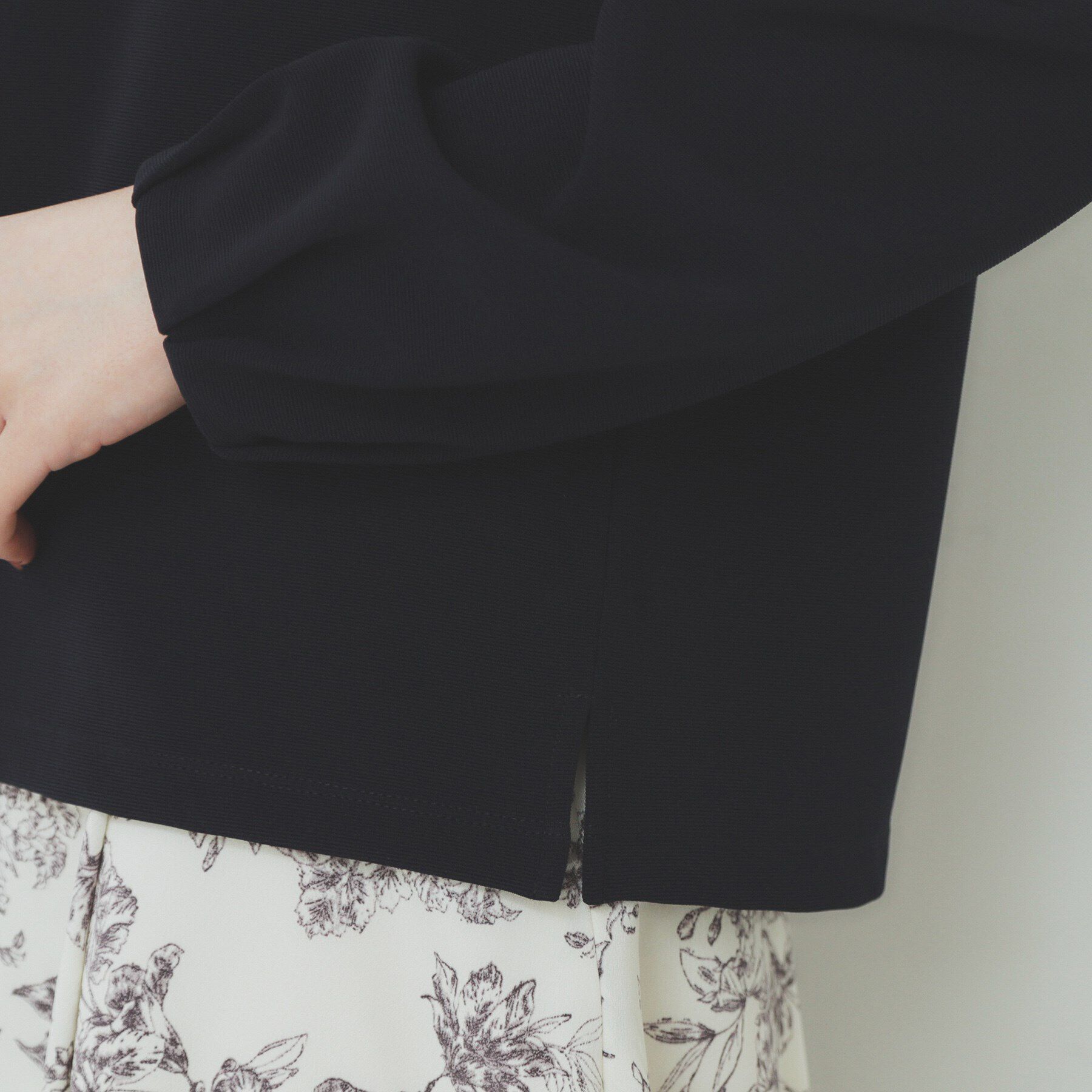 index「キーネックタックデザイントップス【洗濯機洗い可】」|Tシャツ・カットソー|