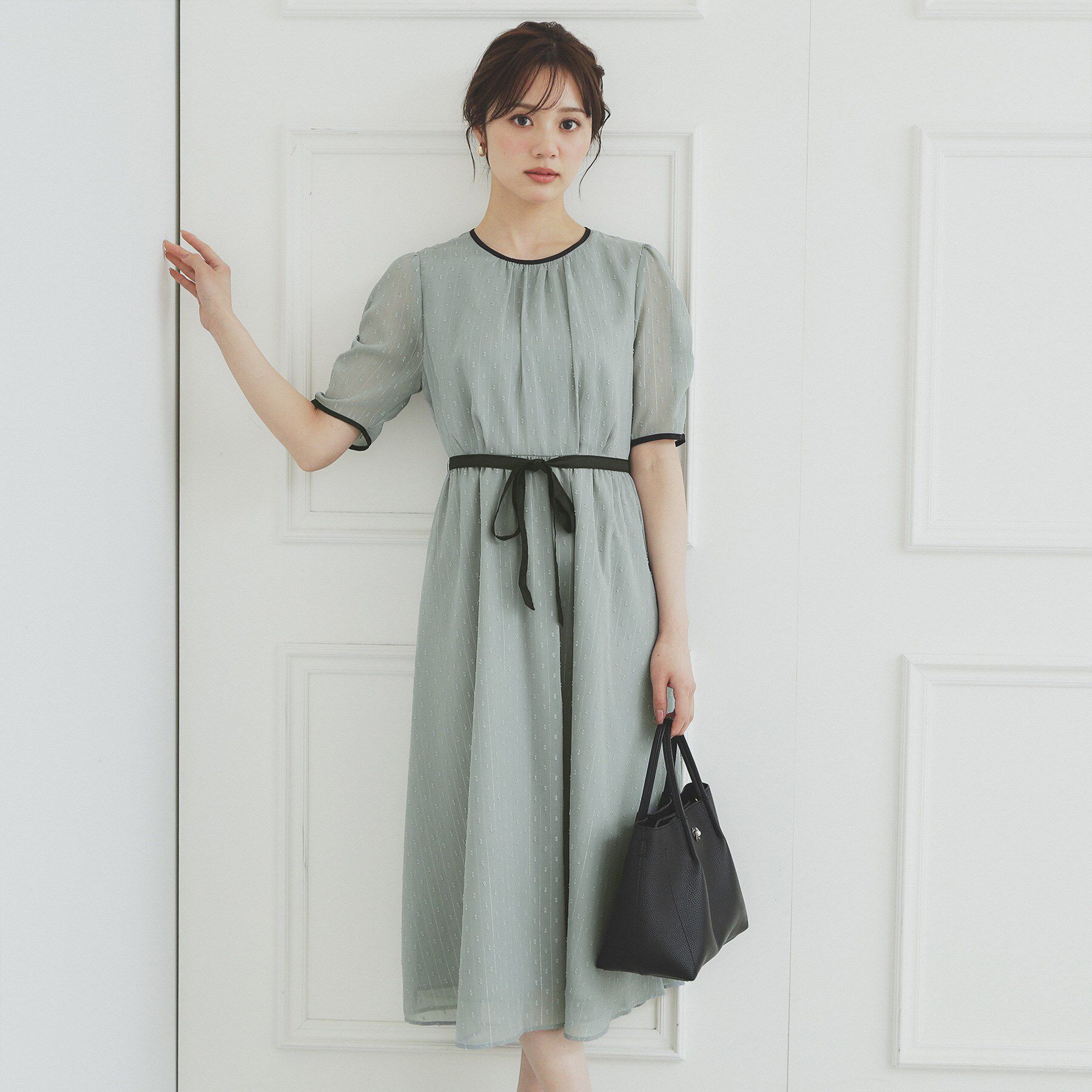 index「フィット＆フレアバイカラーワンピース【洗濯機洗い可/イージーアイロン】」|ワンピース|グレー(012)