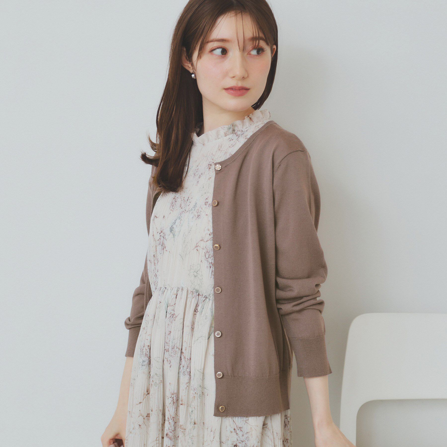 index「《7色展開/XS-LLサイズ》ビジューボタンニットカーディガン【洗濯機洗い可/抗ピル/接触冷感】」|カーディガン|トープ(854)