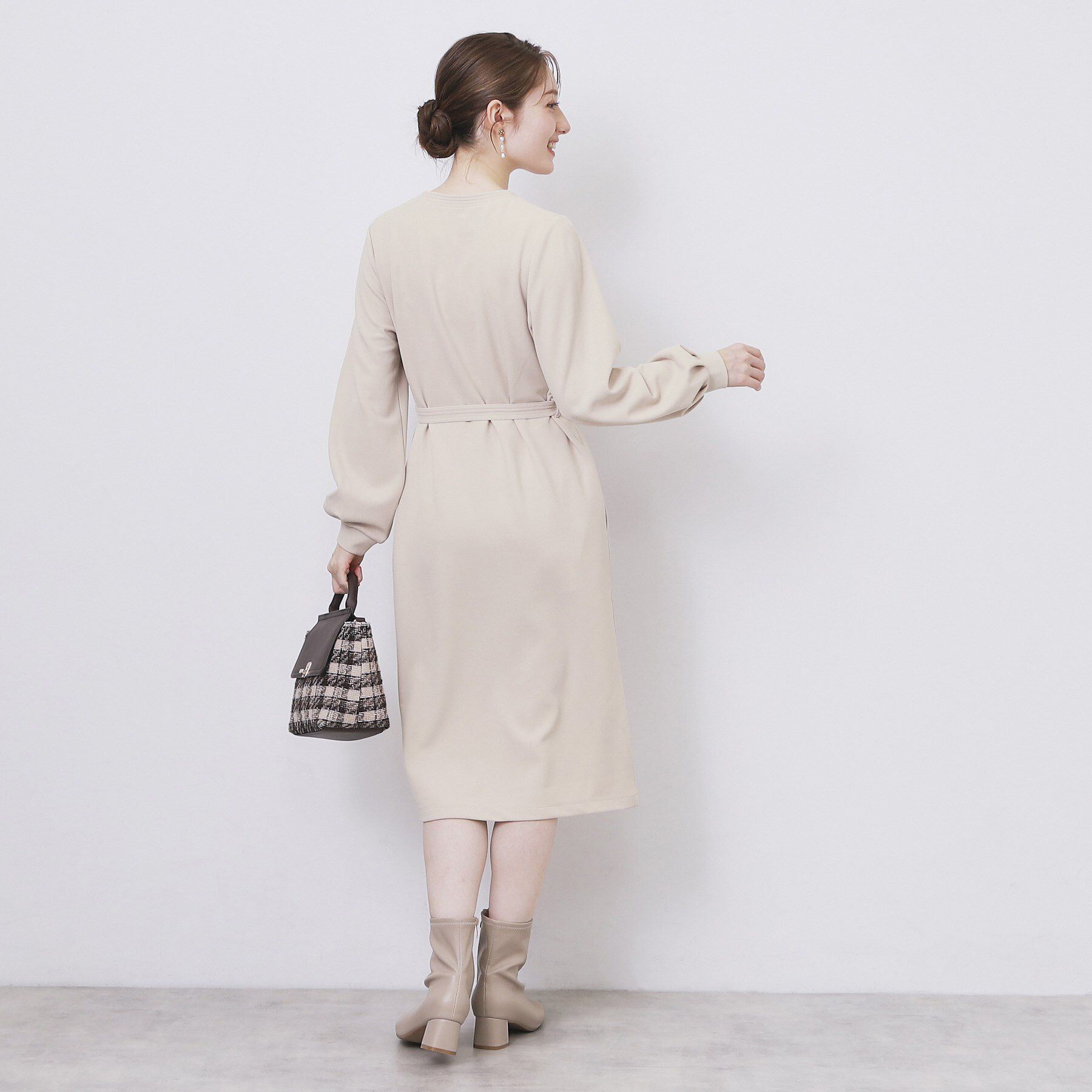 index「パール調ボタン付きキーネックワンピース【洗濯機OK】《S～3L》」|ワンピース|