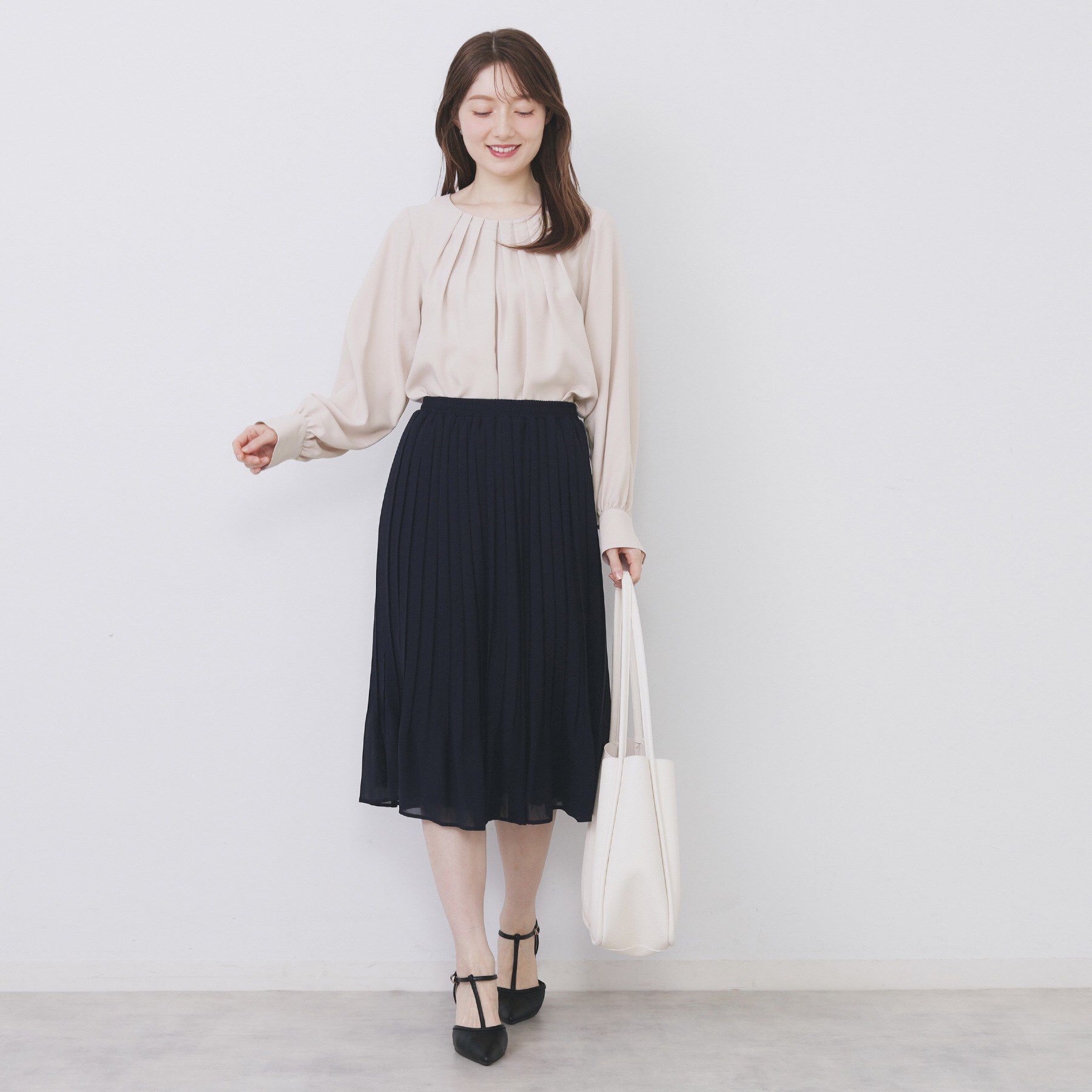 index「クルーネックタックブラウス【洗濯機OK/防シワ/イージーアイロン】」|シャツ・ブラウス|