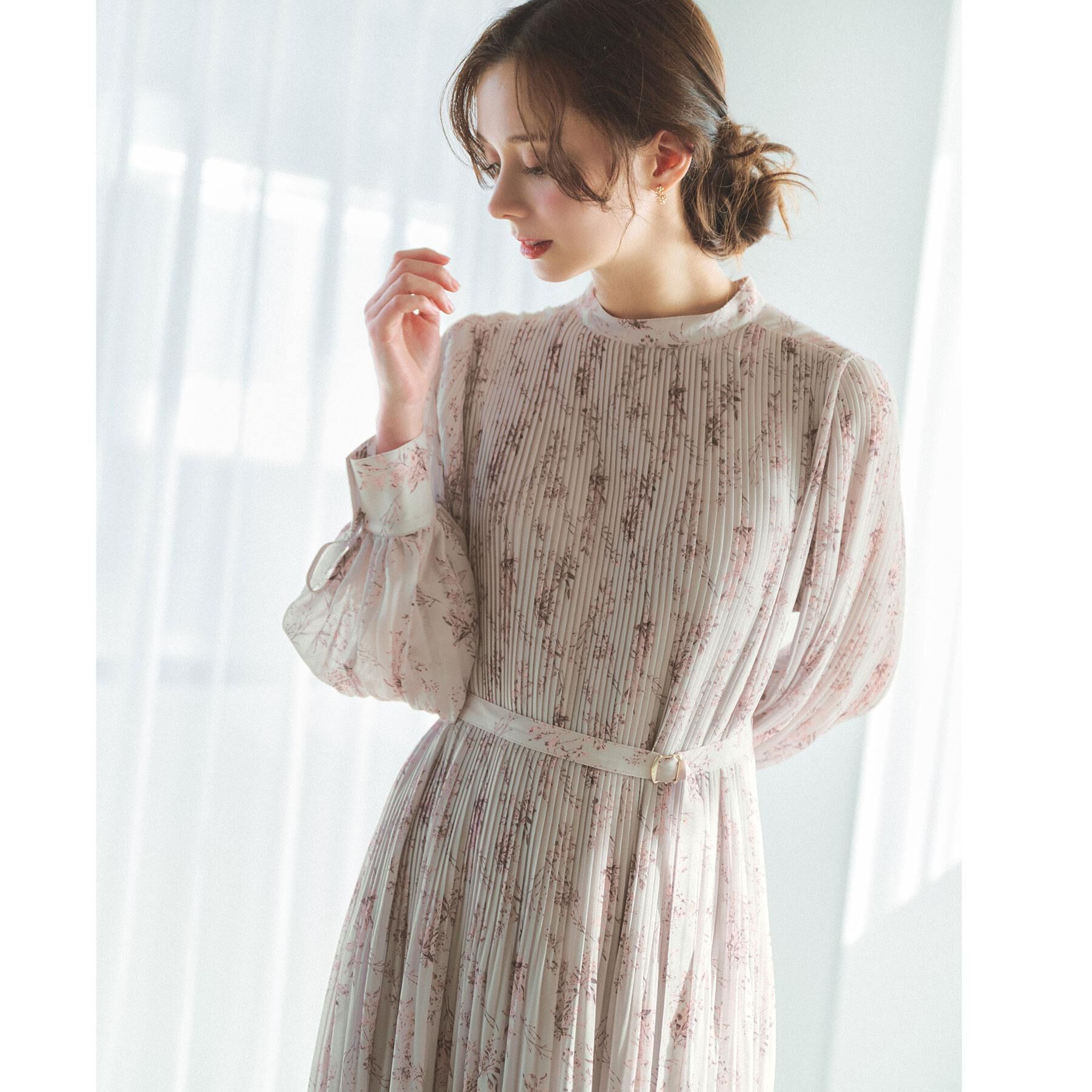 index「ベルト付きプリーツフレアワンピース【洗濯機OK/イージーアイロン/防シワ】《5col》」|ワンピース|