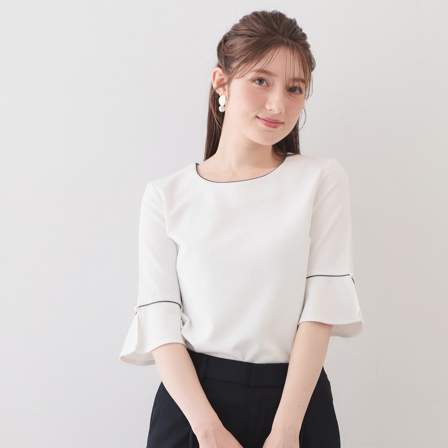 index「フレアスリーブバイカラートップス【洗濯機OK/接触冷感/UVケア】」|Tシャツ・カットソー|