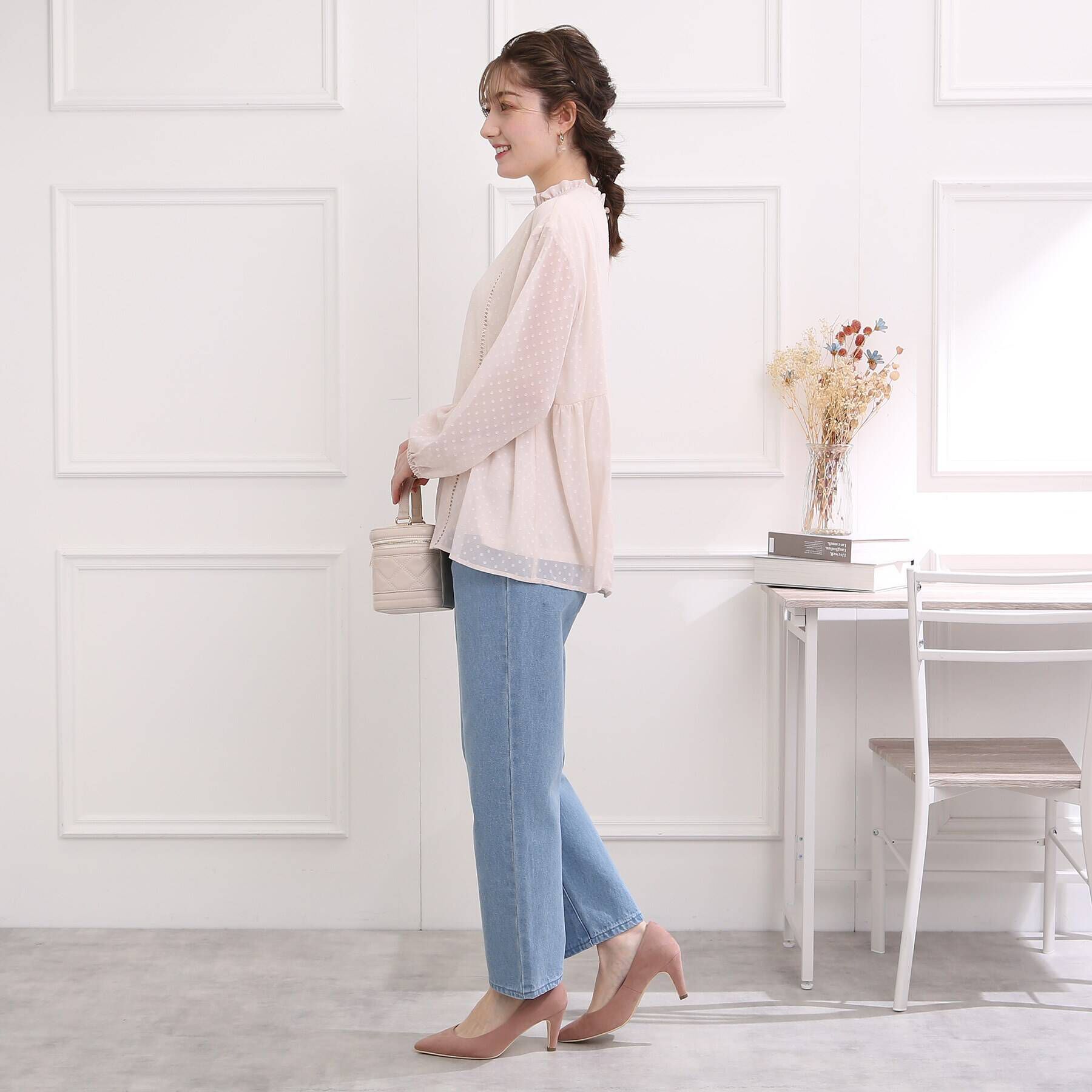 Couture broach「【大人可愛いデニムスタイル】リボン刺繍テーパードデニム」|デニム|