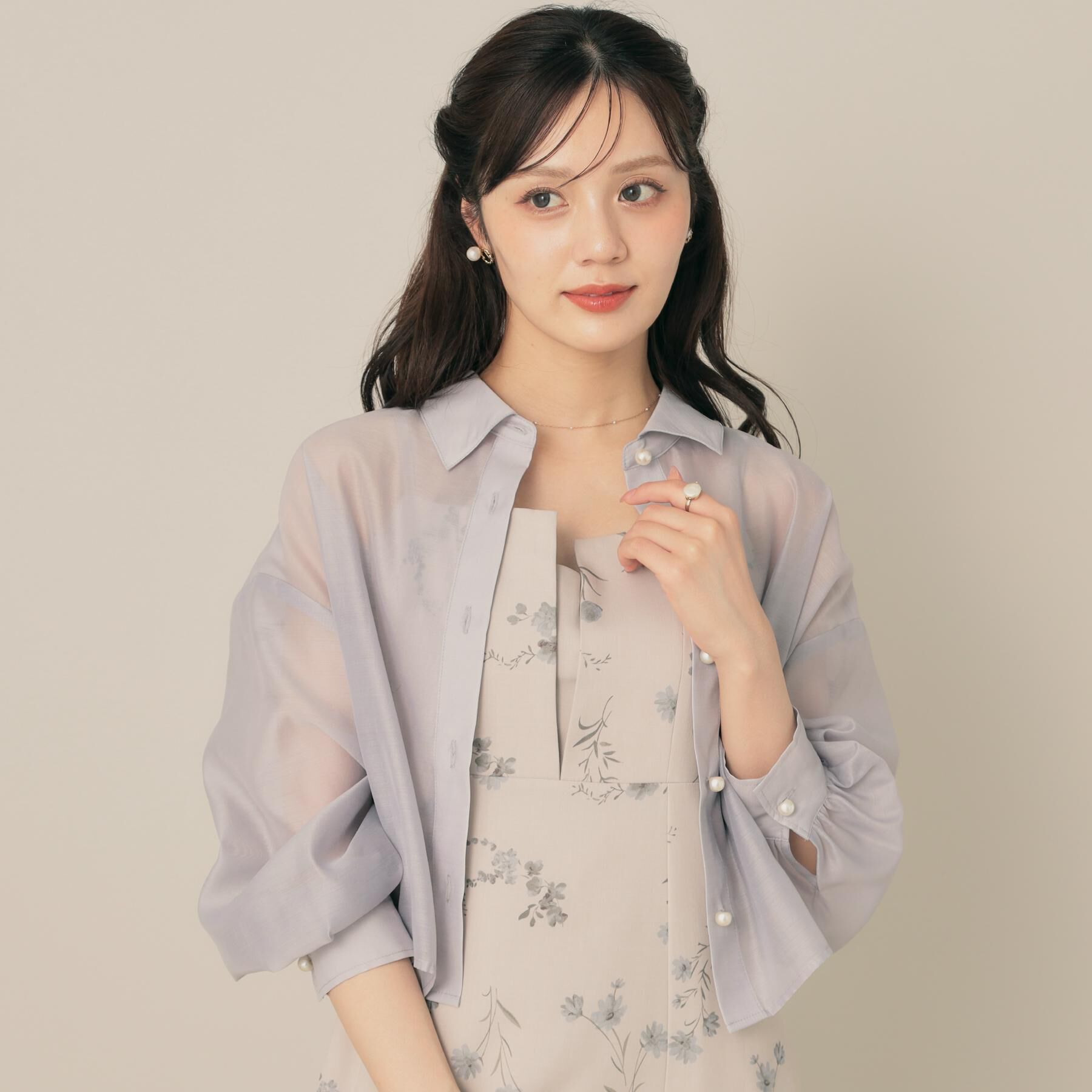 Couture broach「【洗える・秋まで使える】パール調ボタンシアーシャツ」|シャツ・ブラウス|