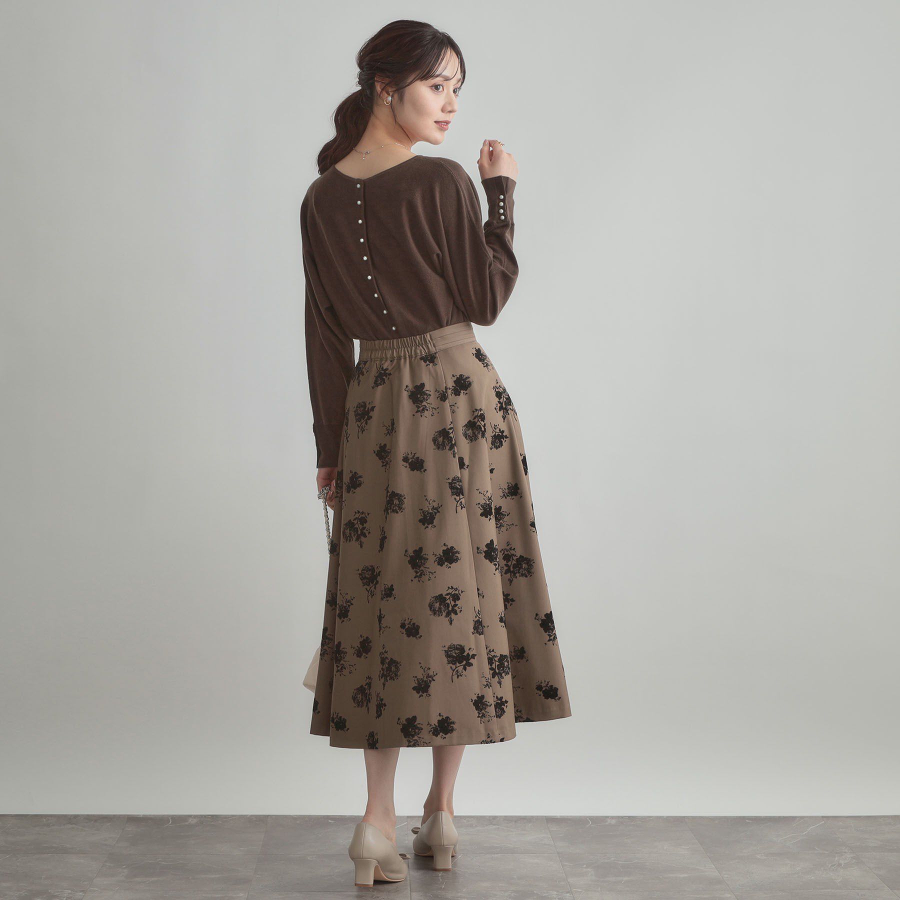 Couture broach「【大人上品・通勤・前後2WAY】バックパール調ドルマンニット」|ニット・セーター|