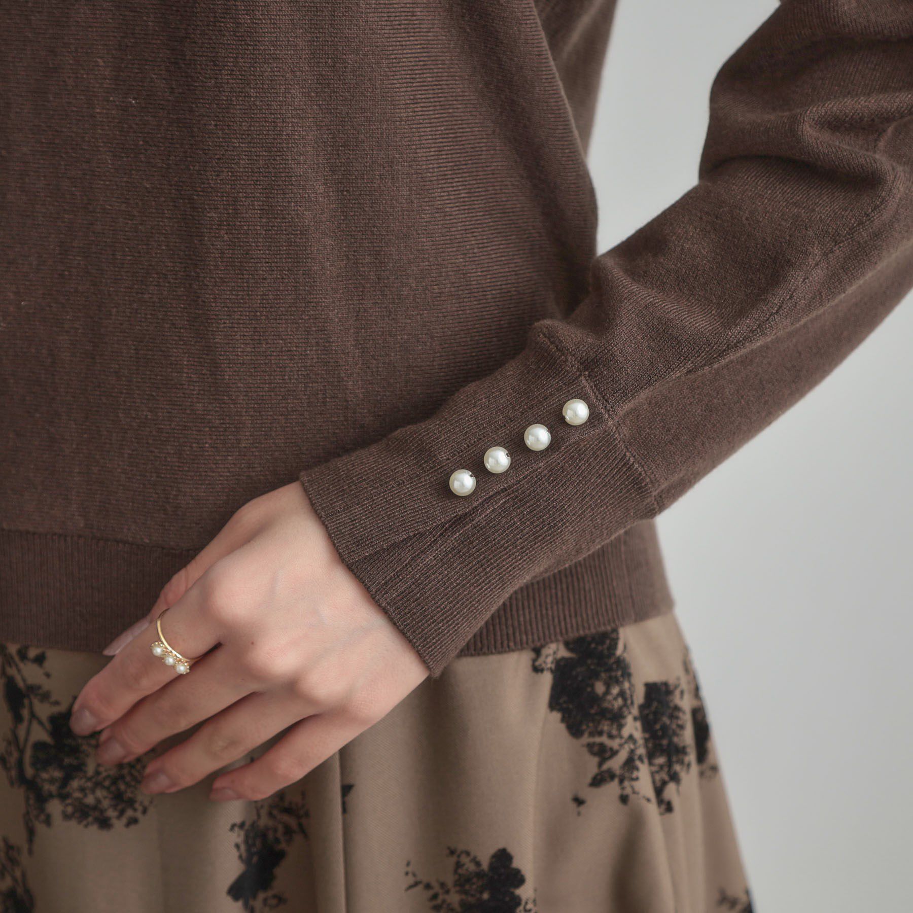 Couture broach「【大人上品・通勤・前後2WAY】バックパール調ドルマンニット」|ニット・セーター|