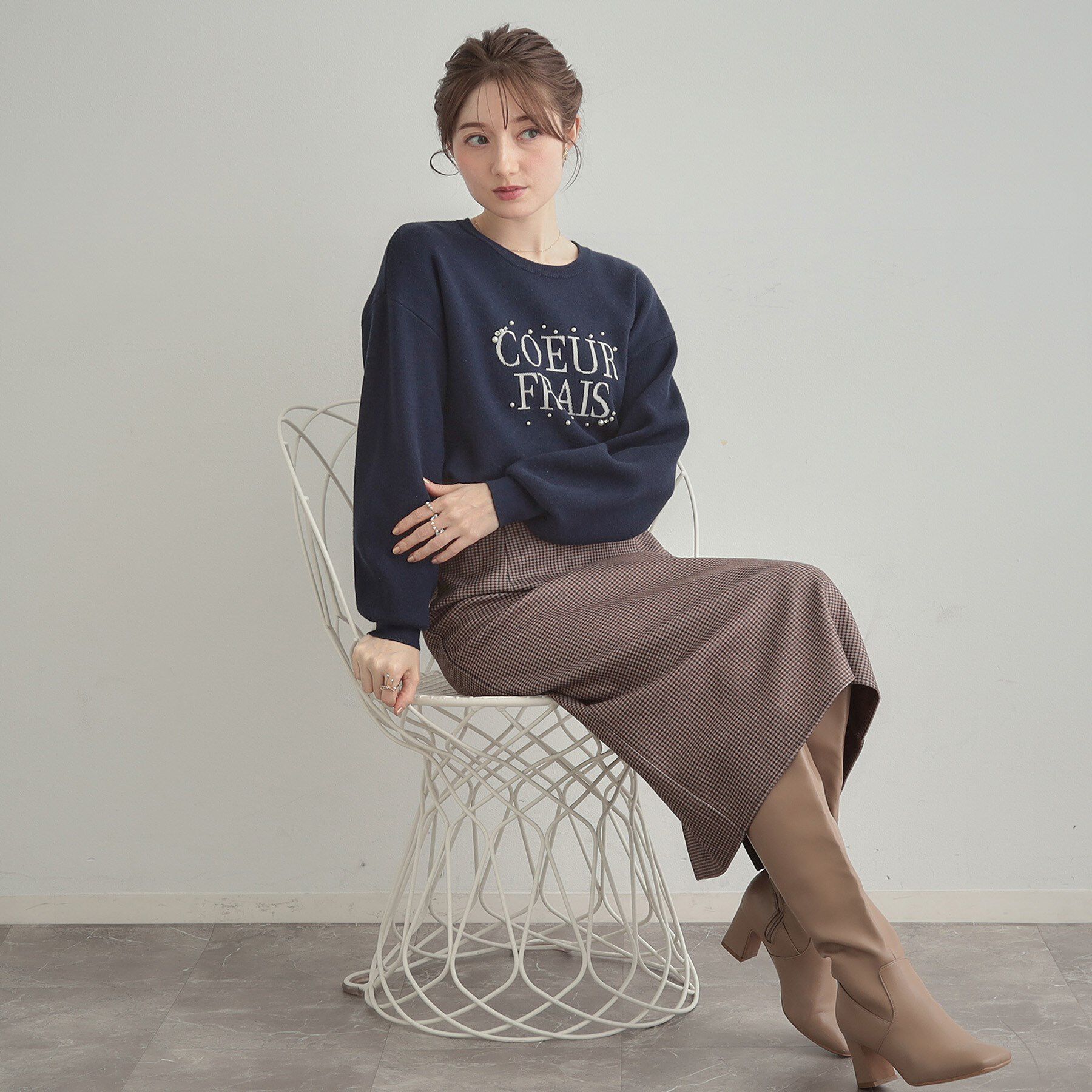 Couture broach「【パール調・ビジューデザイン】華やかロゴニット」|ニット・セーター|