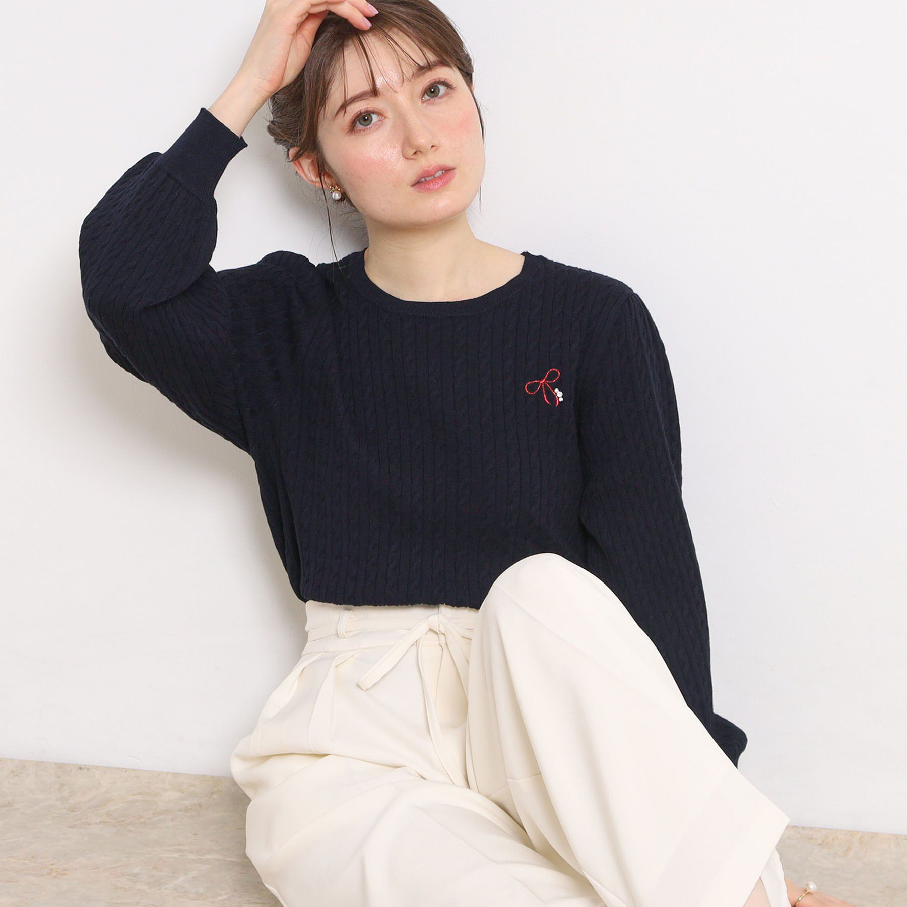 Couture broach「【洗える】リボンエンブロ細ケーブルニット」|ニット・セーター|