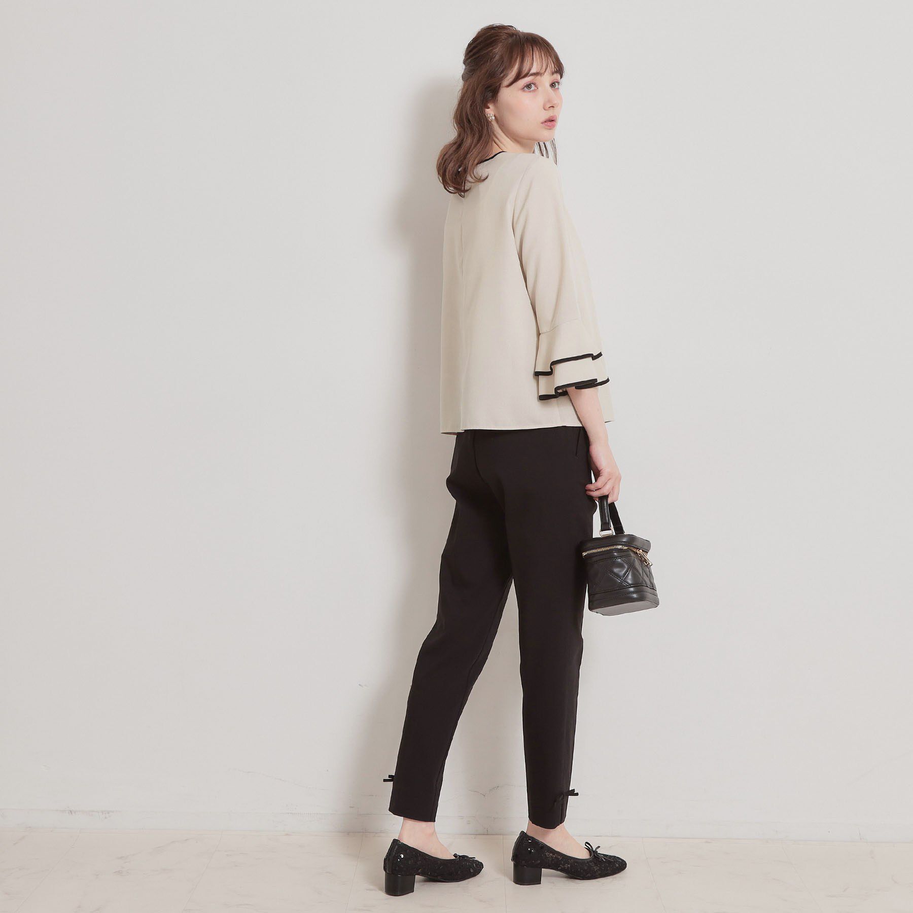 Couture broach「【イージーケア・接触冷感・吸水速乾】配色ラッフルブラウス」|シャツ・ブラウス|