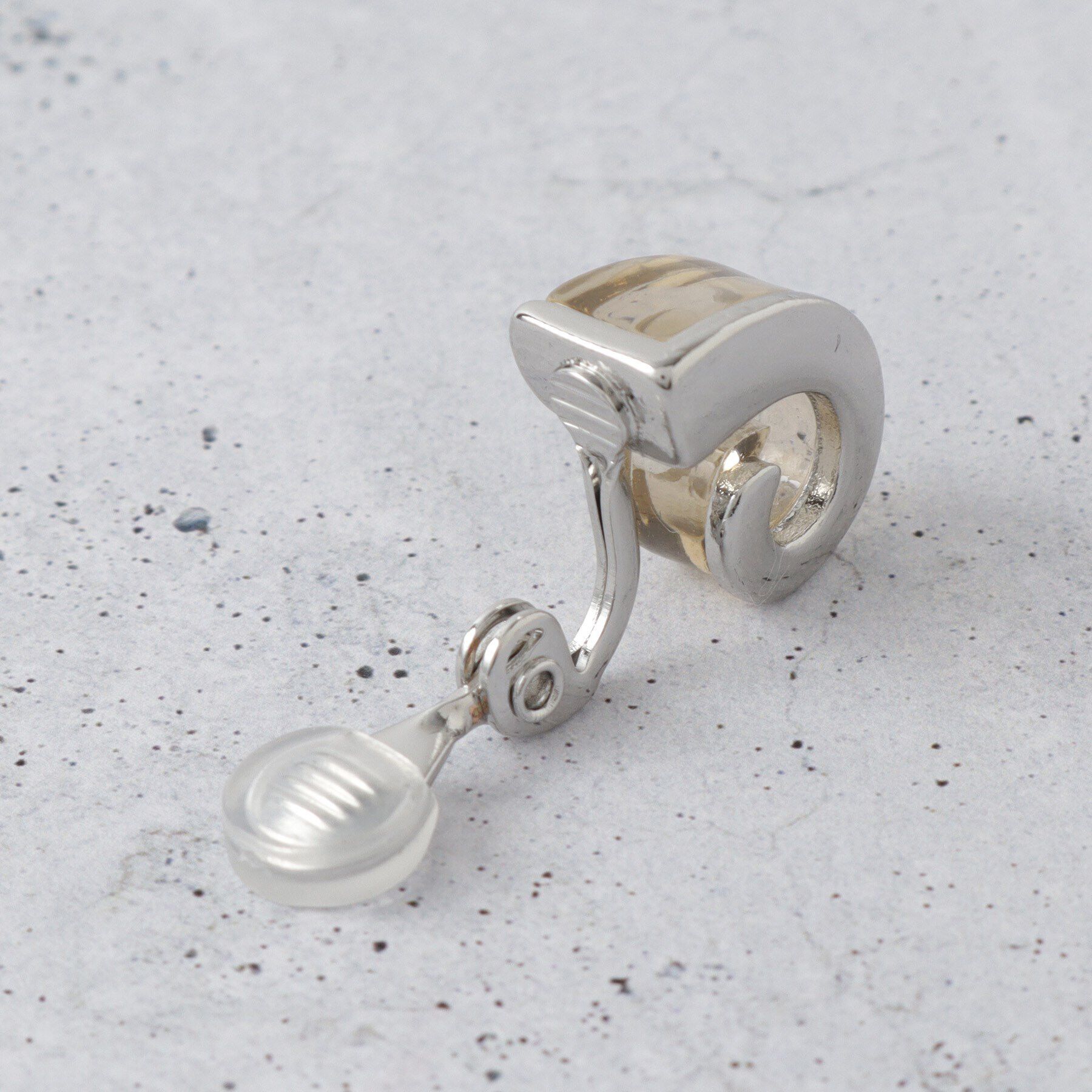 THE SHOP TK「ニュアンスクリアビジューイヤリング」|イヤリング|