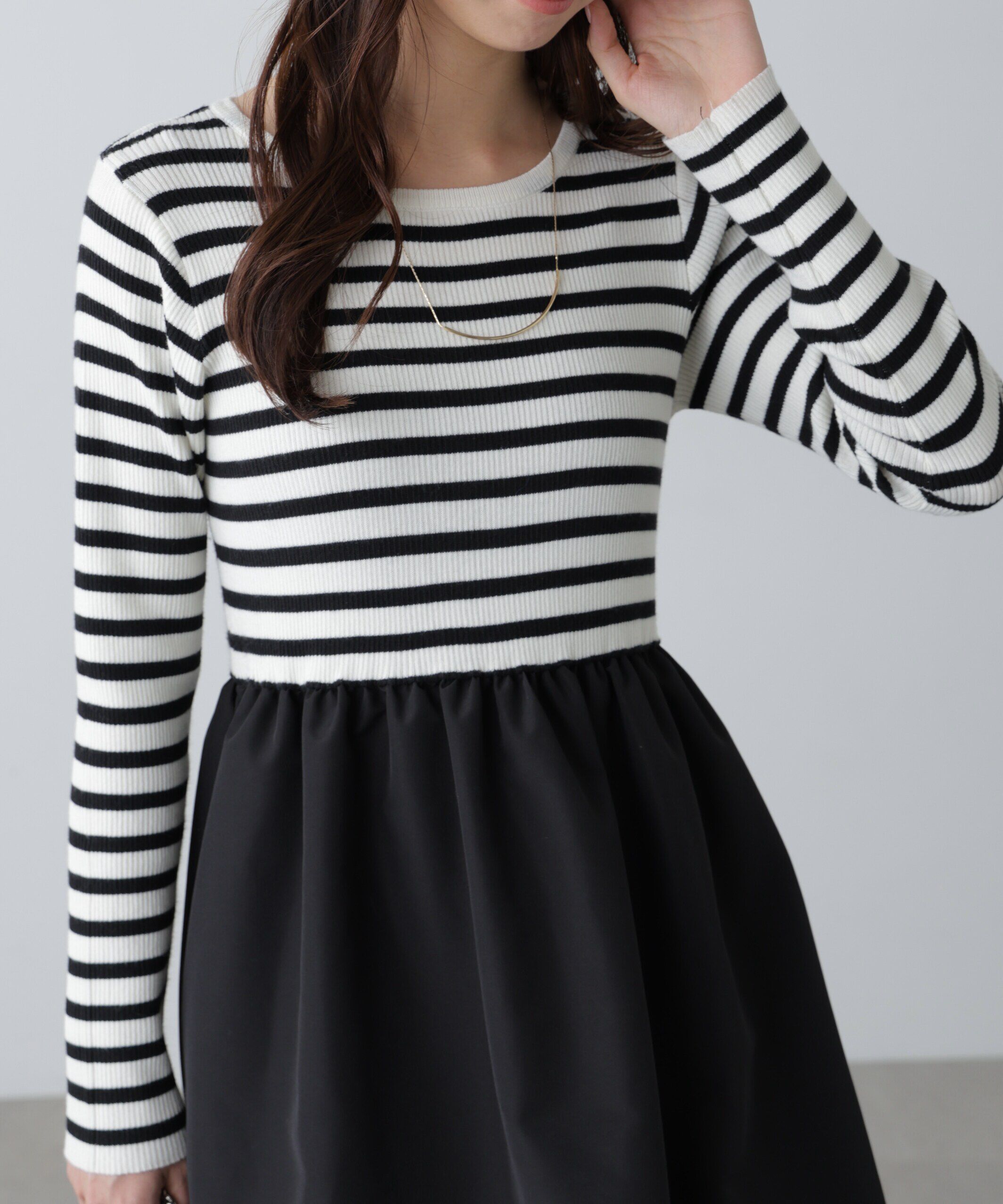  「布帛ドッキングクルーネックワンピース」|ワンピース|