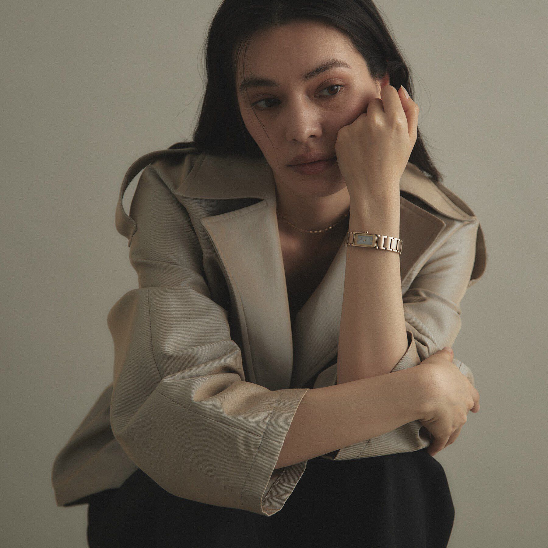 COCOSHNIK「RGスクエア3連バンド ウォッチ（ホワイト旭光）」|腕時計|