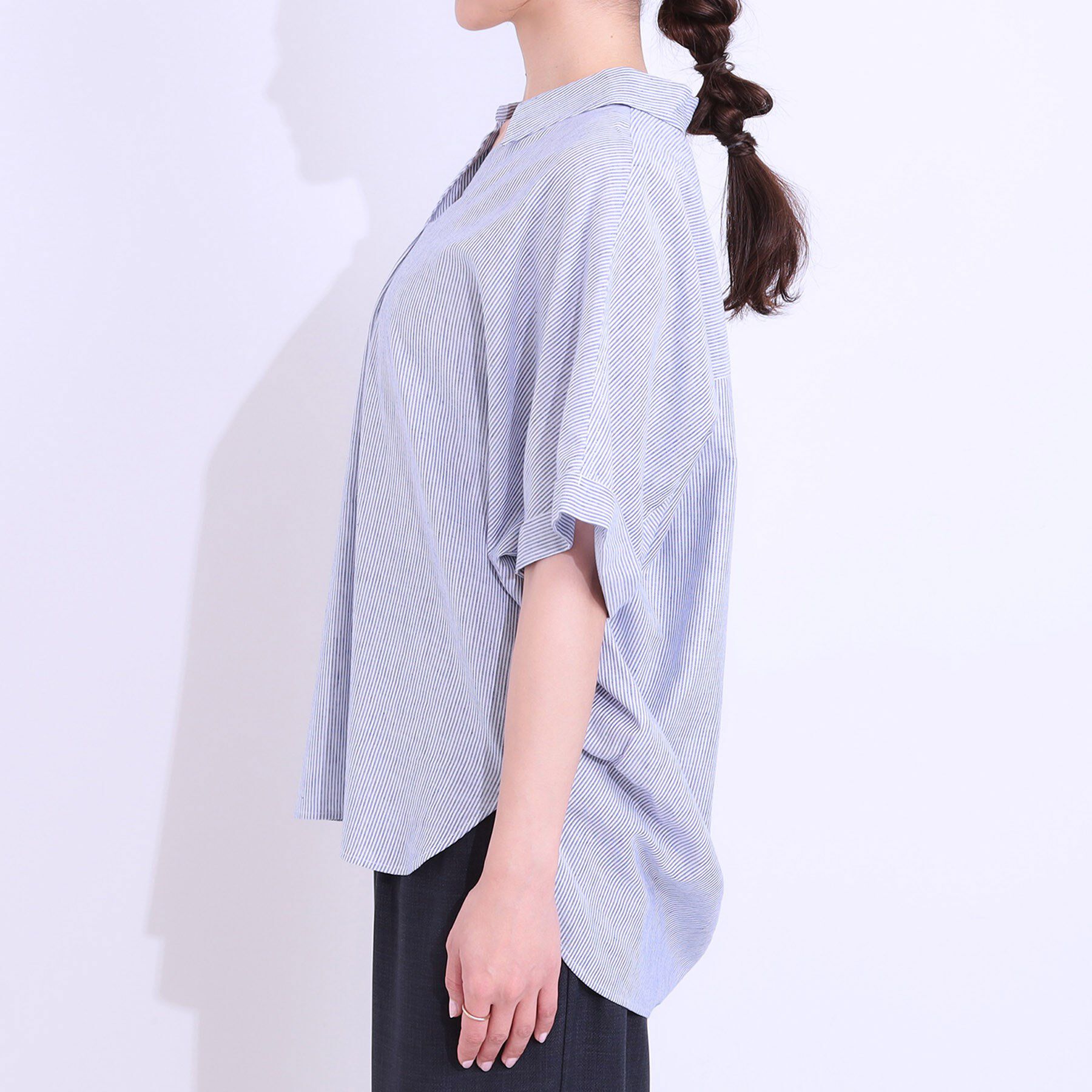 SHOO･LA･RUE「【S-LL/UV/接触冷感/抗菌防臭】体型を自然にカバー フレンチリネンブレンド襟付ドルマンシャツ」|シャツ・ブラウス|