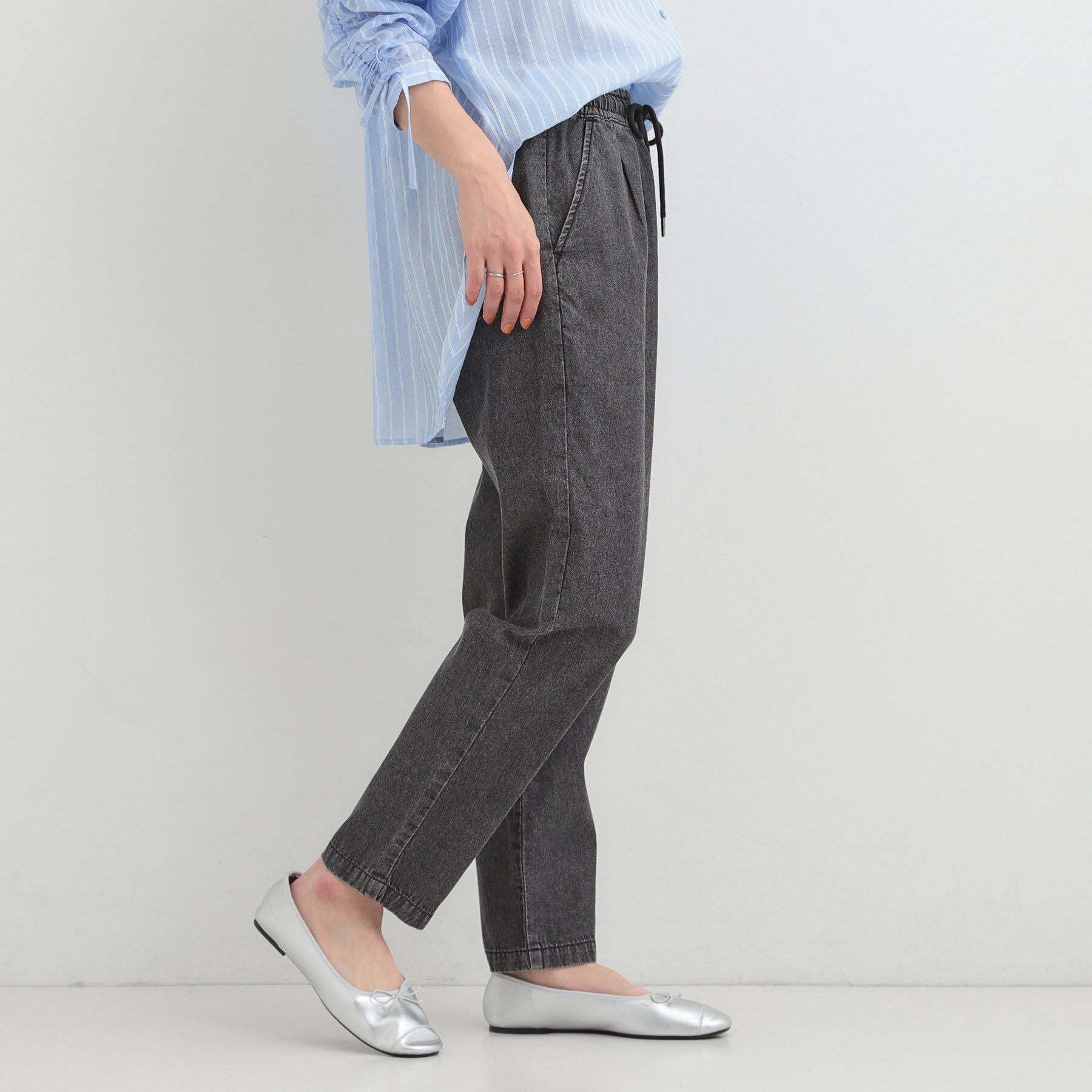 SHOO･LA･RUE「【ライトオンスデニム/S-LL】柔らからくらく イージーデニムテーパードパンツ」|デニム|