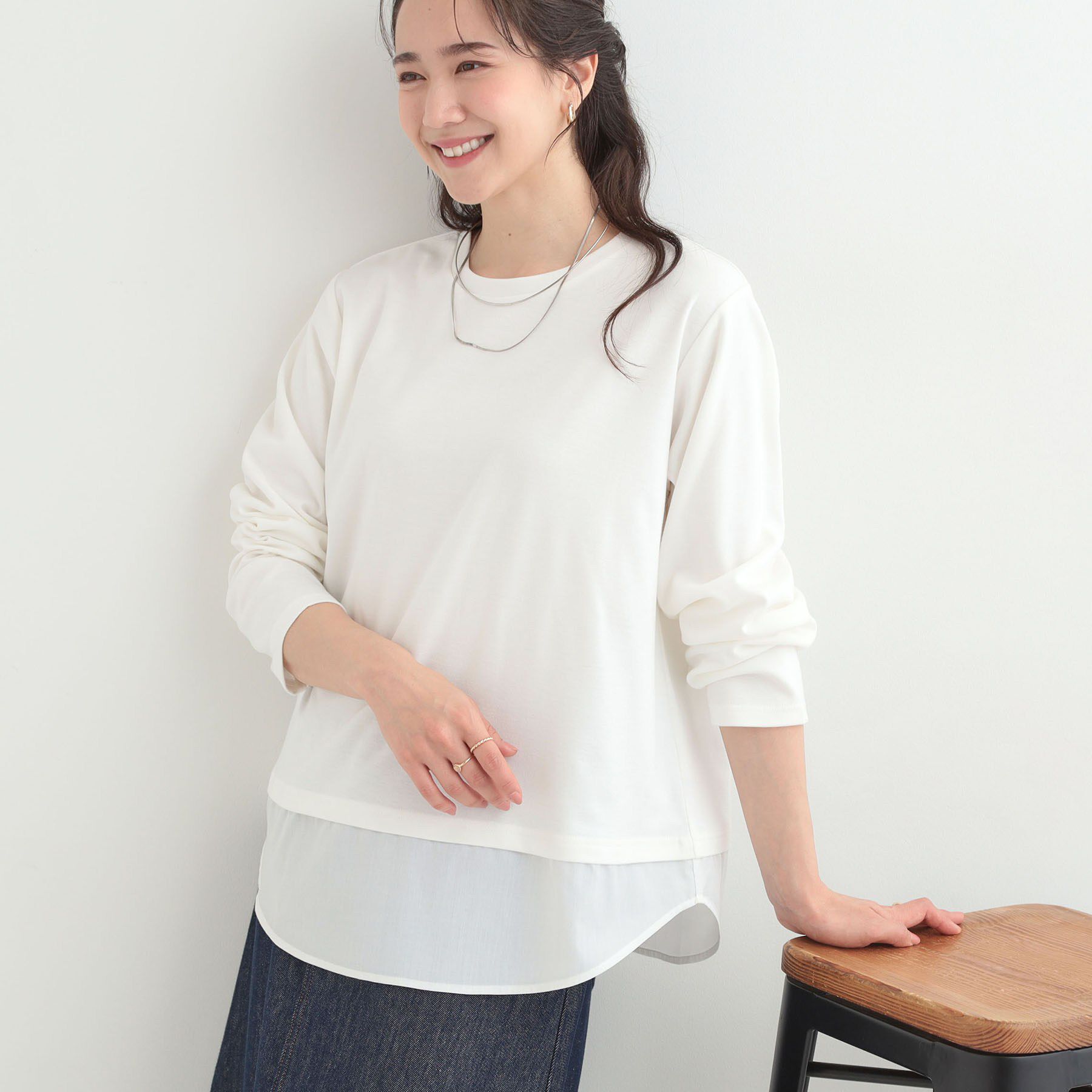 SHOO･LA･RUE「【洗濯機可/S-LL】レイヤードスタイルにおすすめ 裾切替 スムースロンT」|Tシャツ・カットソー|ホワイト(001)