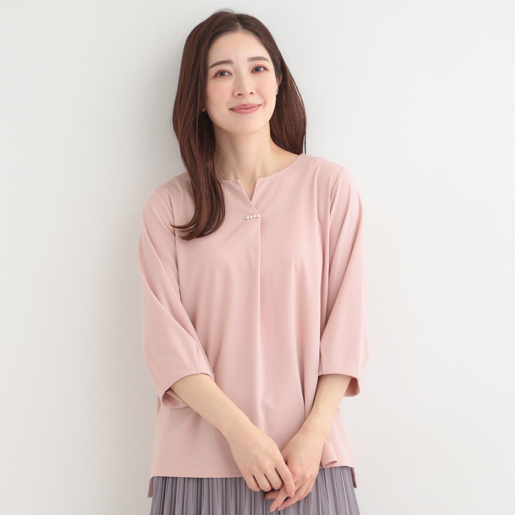 SHOO･LA･RUE「【洗濯機可/イージーケア/UV】パール調付きカットブラウス」|シャツ・ブラウス|