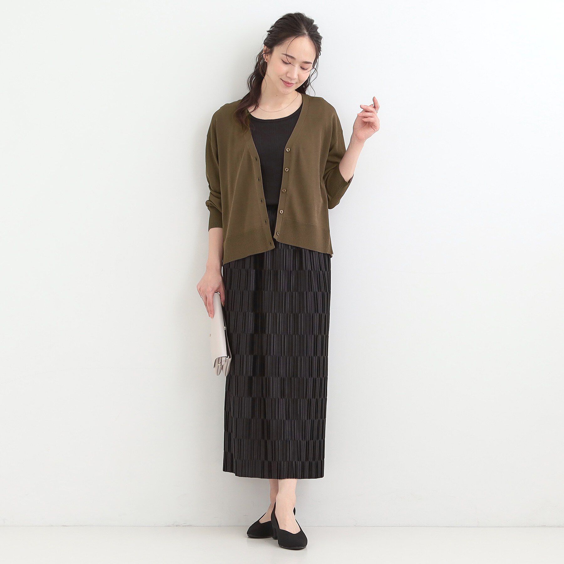 SHOO･LA･RUE「【洗濯機可/ひんやり/UV】さらっとしたタッチが心地よい ショート丈Vカーディガン」|カーディガン|