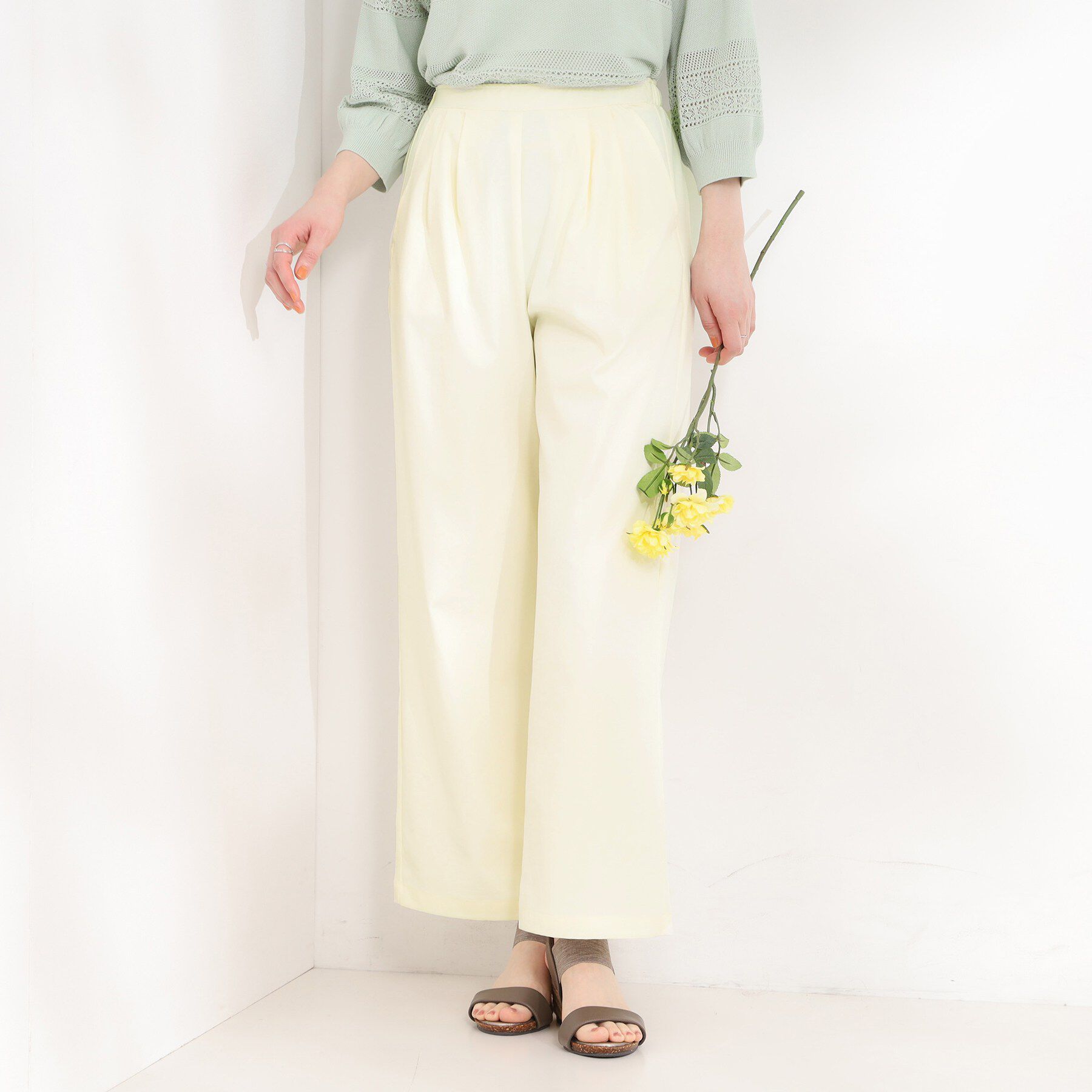 SHOO･LA･RUE「【洗濯機可/S-LL】ツータックでウエスト回りをすっきり見せるワイドパンツ」|その他|オフホワイト(003