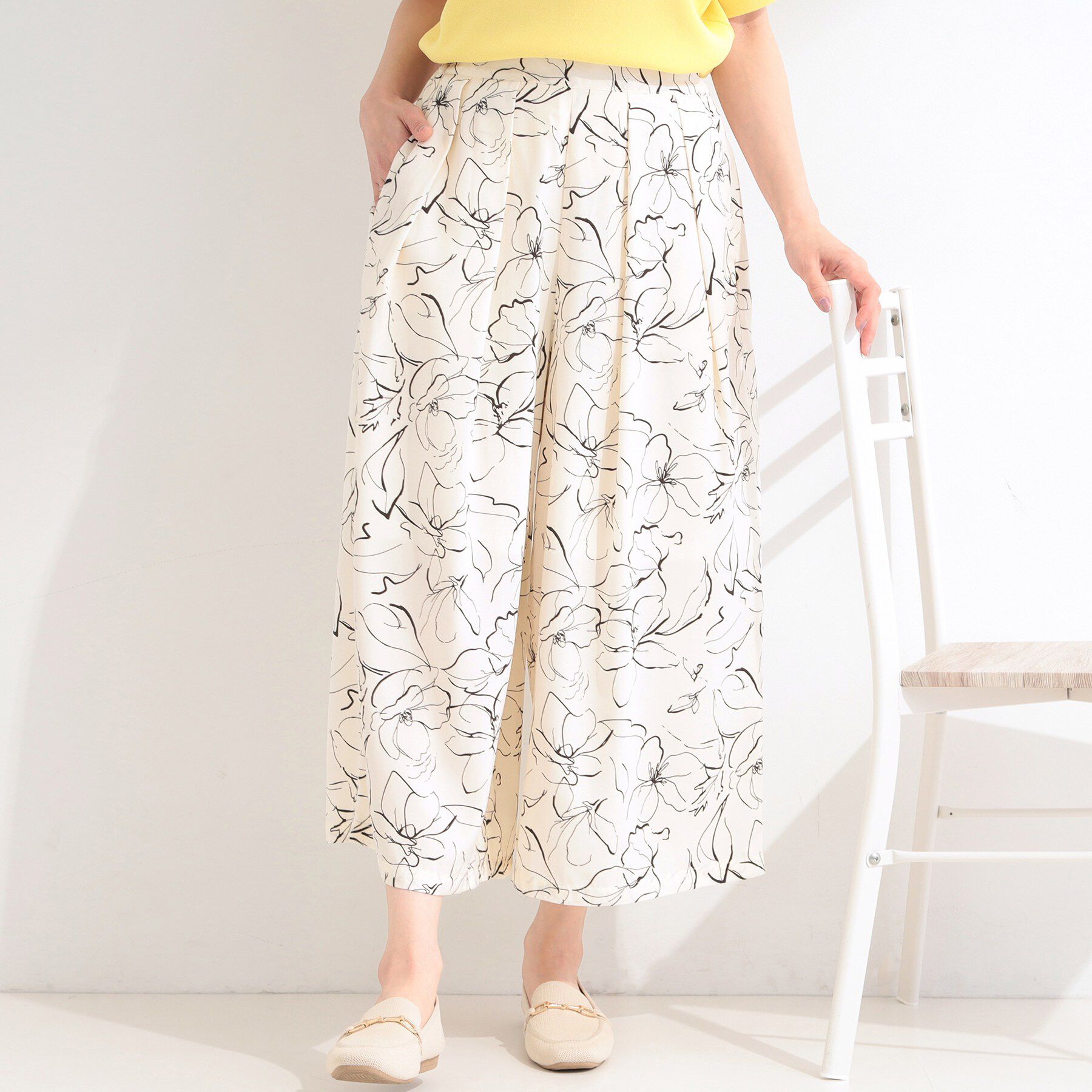 SHOO･LA･RUE「【S-LL/柄が選べる】大人上品な花柄でコーデが彩る アソートプリントスカーチョ」|その他|アイボリー(704)