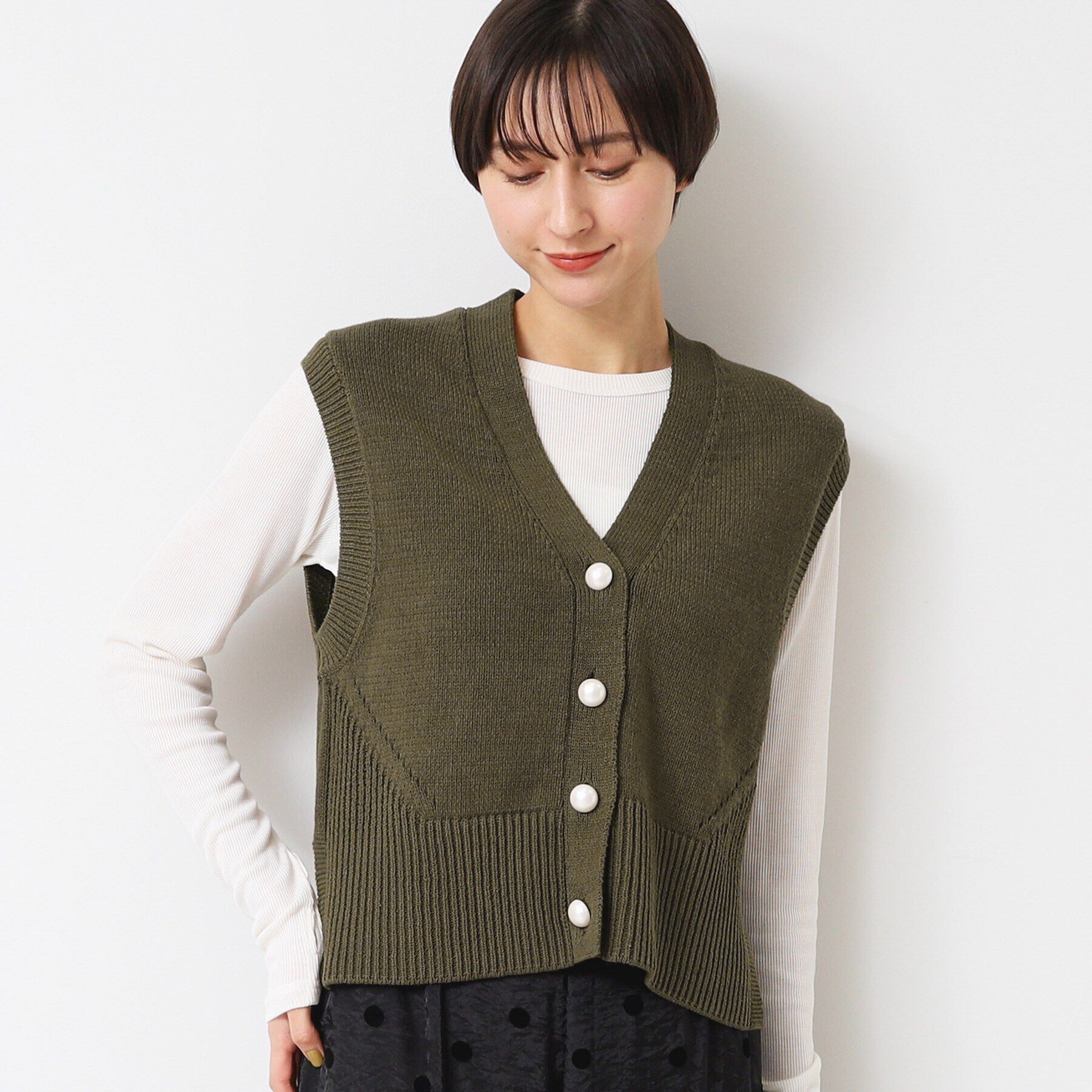 Dessin「【洗える】パール調ボタン付きニットジレ」|ベスト・ジレ|