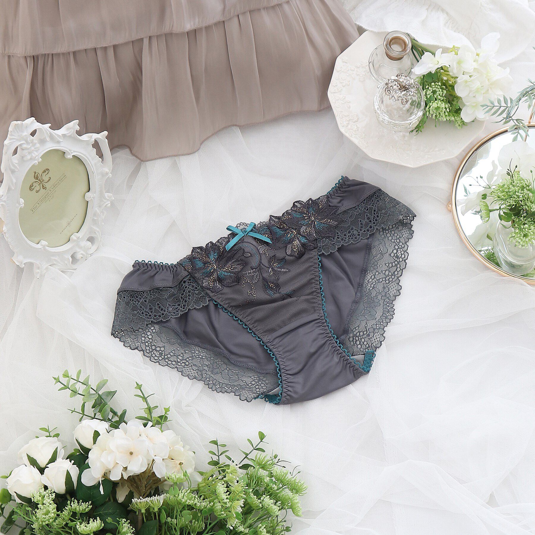 Risa Magli「フュシア ノーマルショーツ」|インナー|グレー(010)