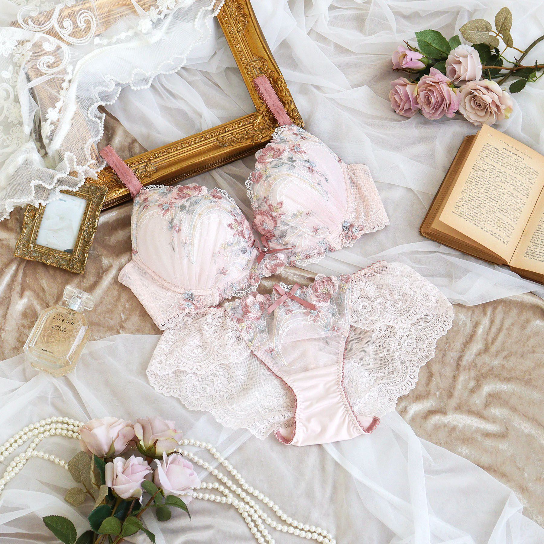 Risa Magli「サリー ブラジャー （G-H） ＜V Make Type＞」|インナー|