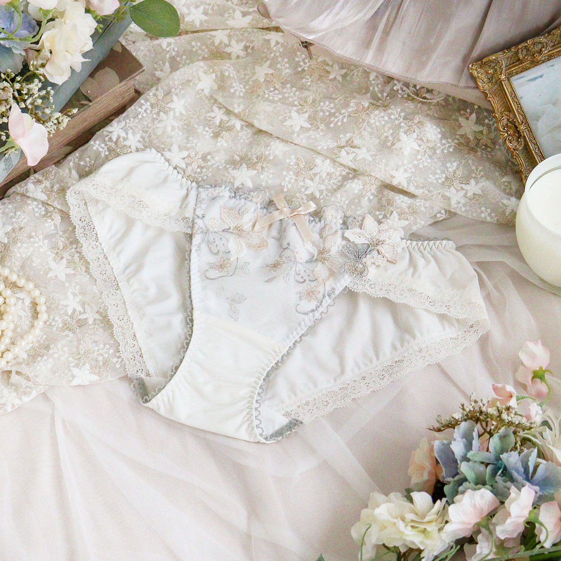 Risa Magli「フルーリ ノーマルショーツ」|インナー|アイボリー(004)