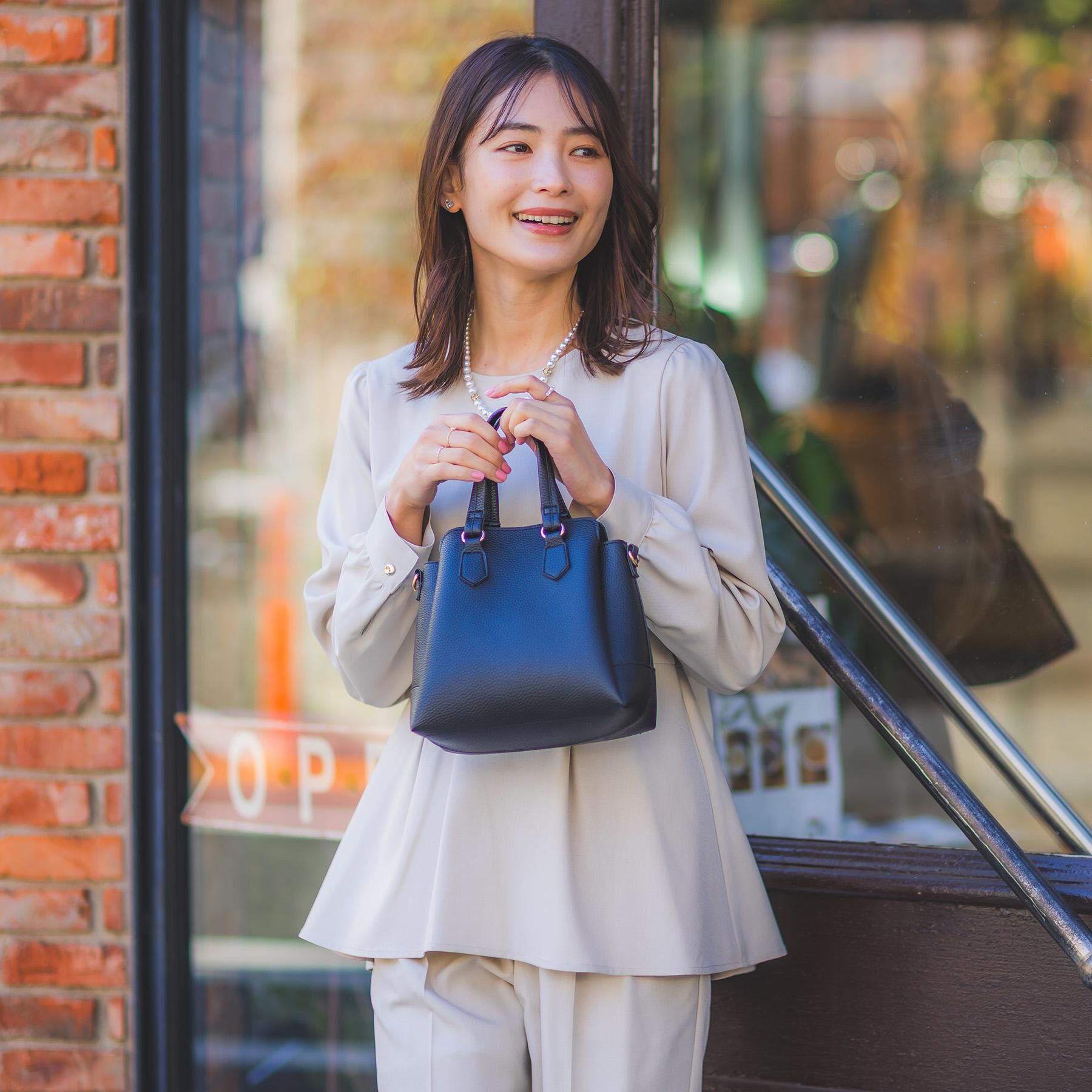 ITS&rsquo;DEMO「＜楽もち＞軽量PU三層2WAYトート」|ハンドバッグ|