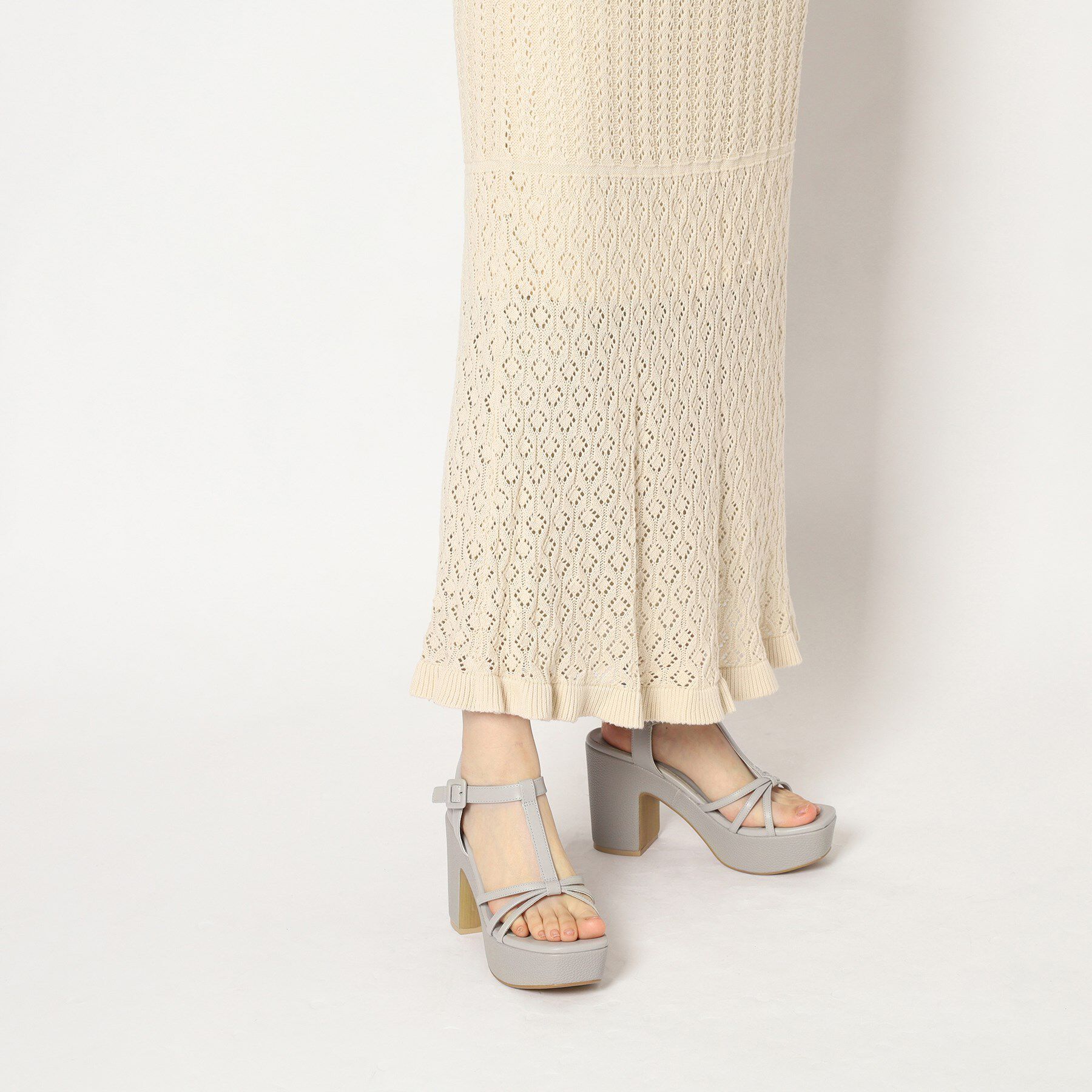 ESPERANZA「Tストラップミニバックルサンダル」|サンダル|