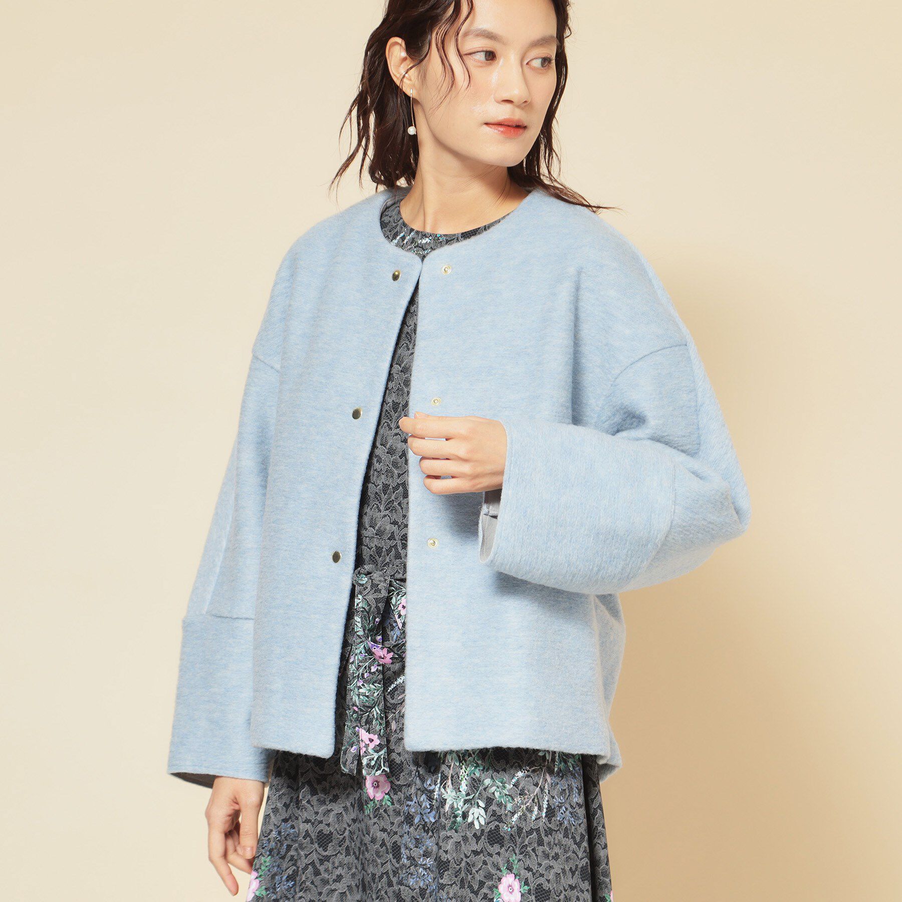 SunaUna「【ショート丈】ノーカラーライトアウター」|ブルゾン・スタジャン|ブルー(091)