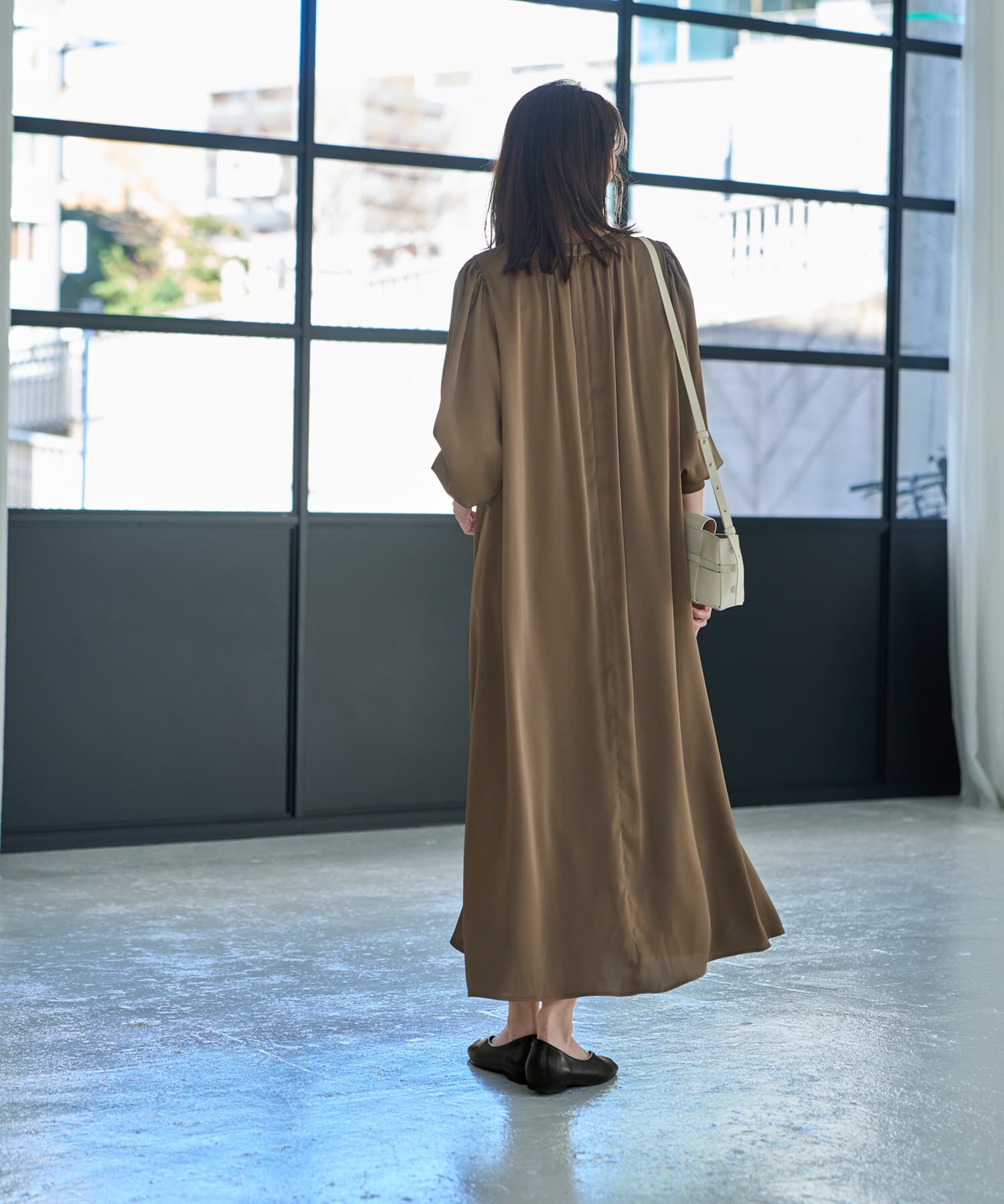 STYLE DELI「【LUXE】ノーブルサテンギャザーワンピース」|ワンピース|