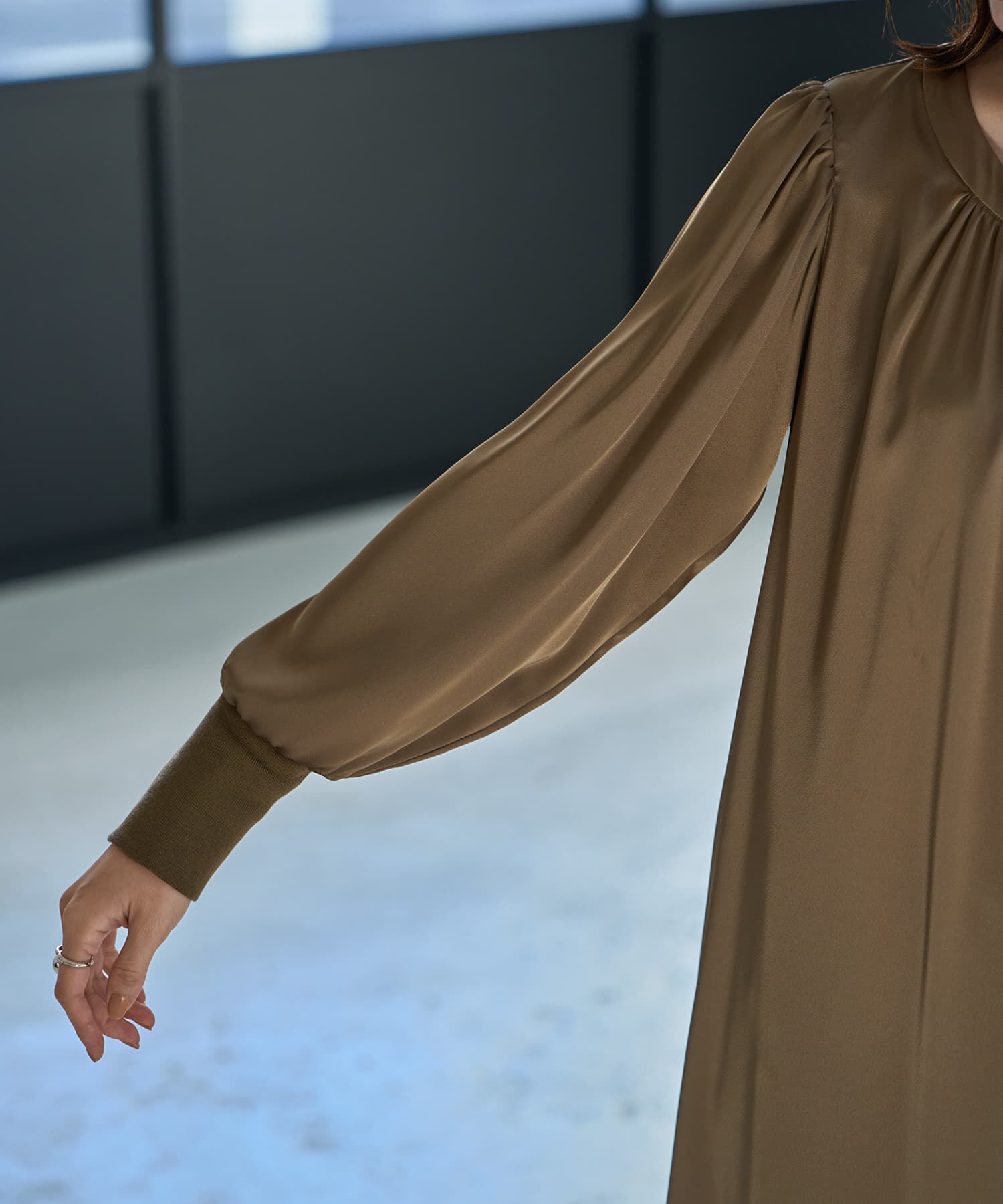 STYLE DELI「【LUXE】ノーブルサテンギャザーワンピース」|ワンピース|