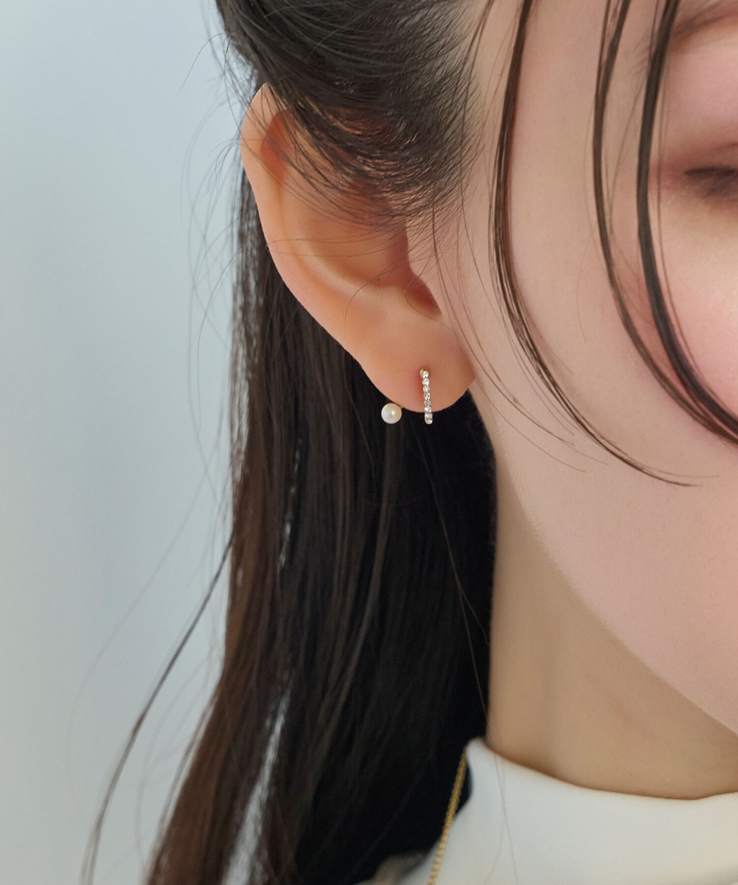 Phoebe「【痛くないシリーズ】ラインストーンパールフロートライトフィットイヤリング　ゴールド」|イヤリング|ゴールド