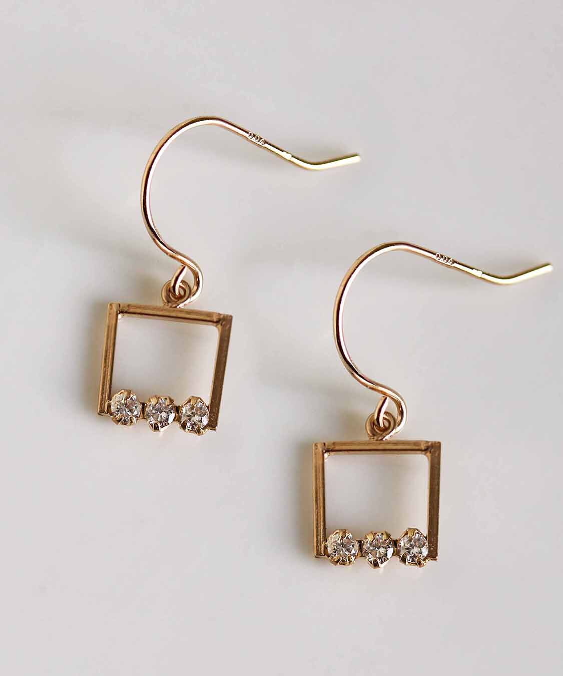  「ダイヤモンド スクエア フック ピアス | K10YG」|ピアス|K10 イエローゴールド