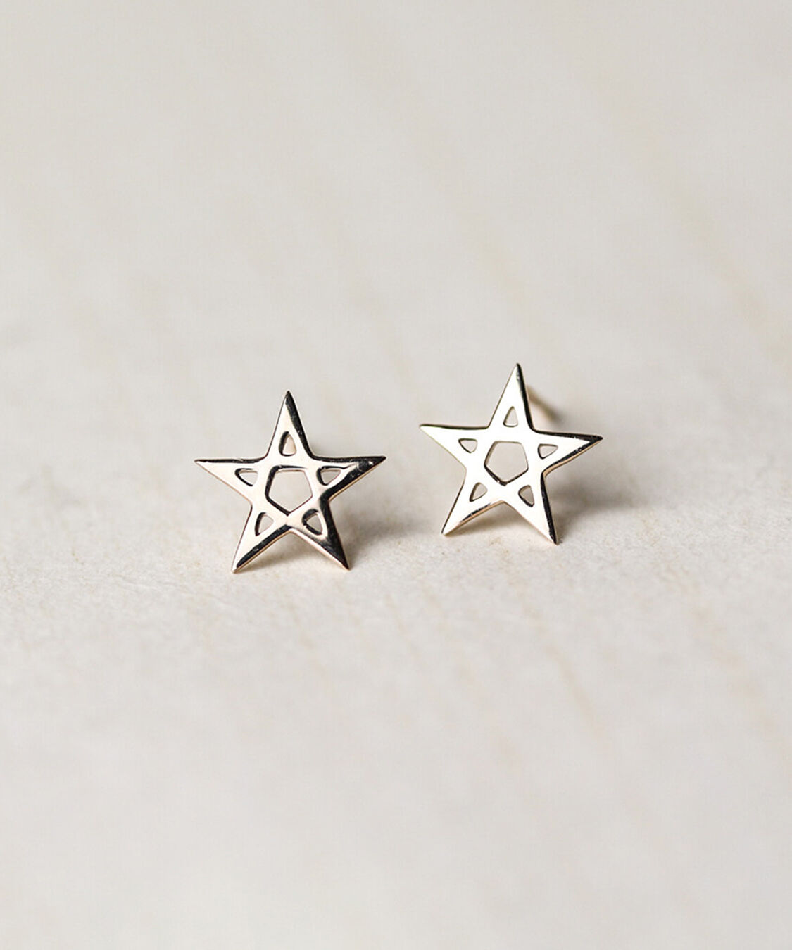  「ゴールド スター ピアス | K10YG 〈Web限定〉」|ピアス|