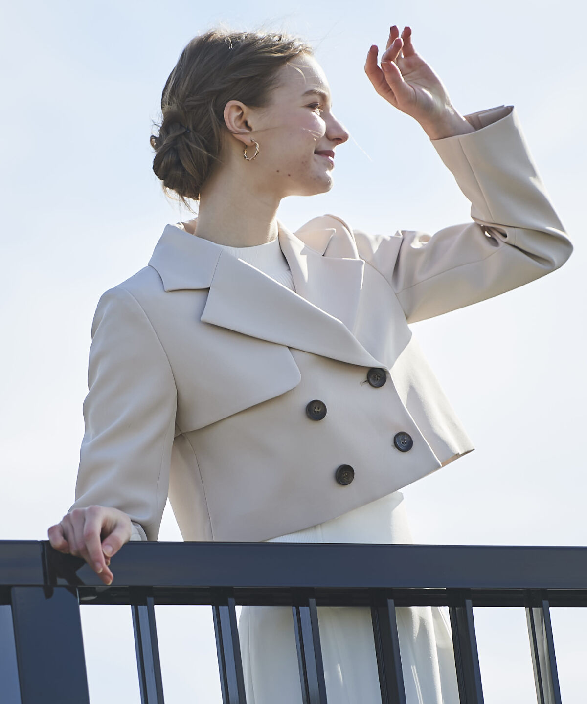 アンドクチュール「ダブルクロスショートトレンチ」|トレンチコート|