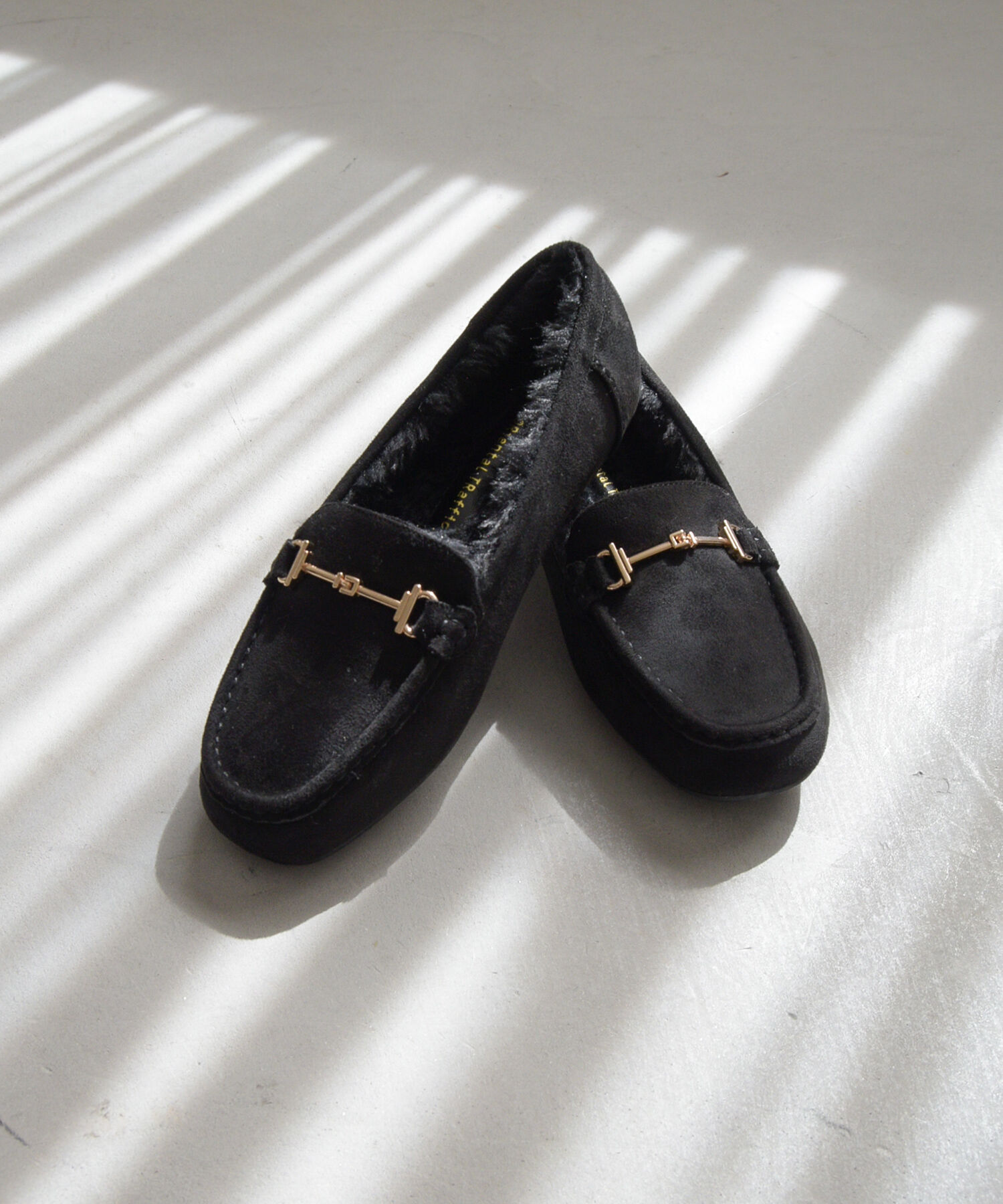 WA Oriental TRaffic「 ビット モチーフ付き ファー モカシン /52318 ムートン 防寒」|モカシン|BLACK