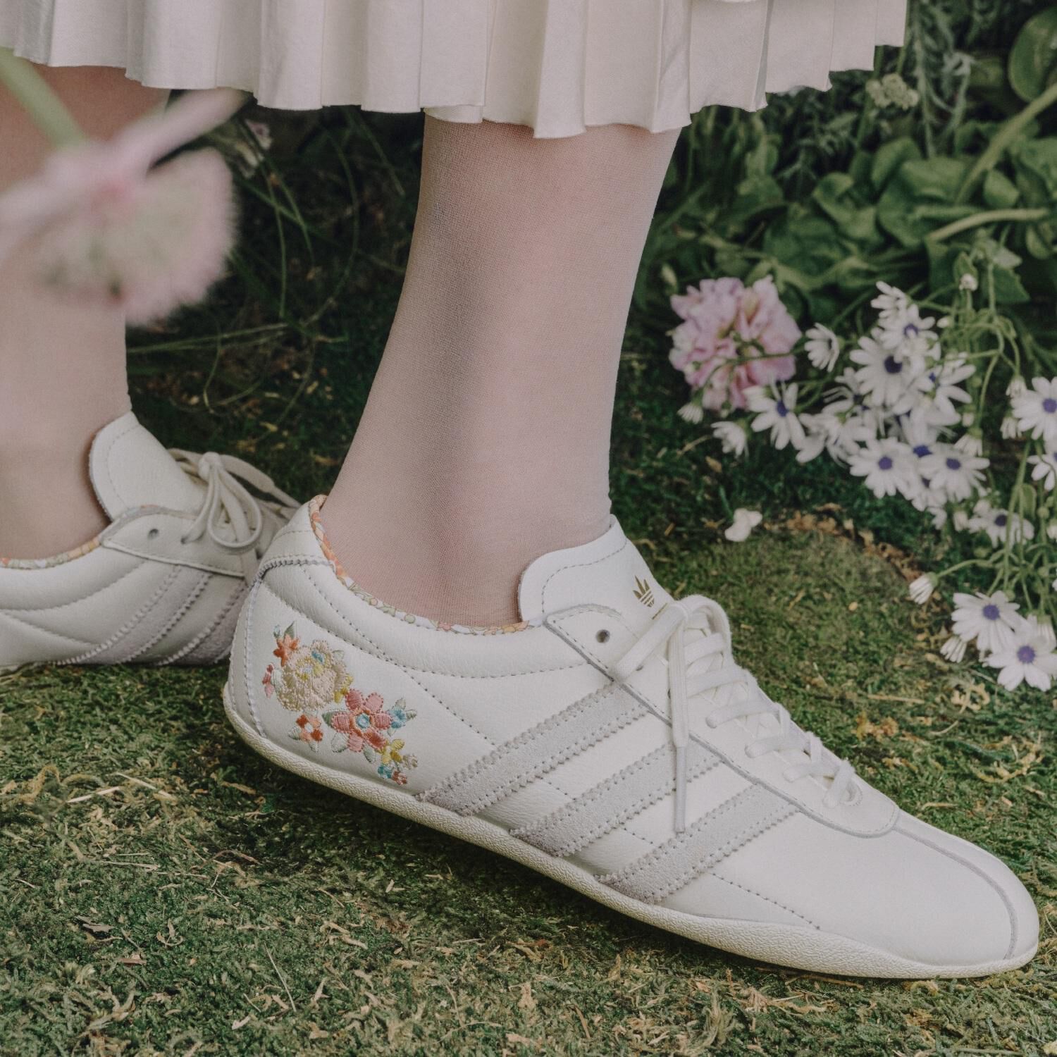 adidas「【ADIDAS】TOKYO W LIBERTY LONDON」|スニーカー|ホワイト