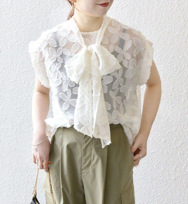 SHIPS any「SHIPS any:〈手洗い可能〉シアー フラワー ジャカード ボウタイ フレンチ ブラウス」|シャツ・ブラウス|