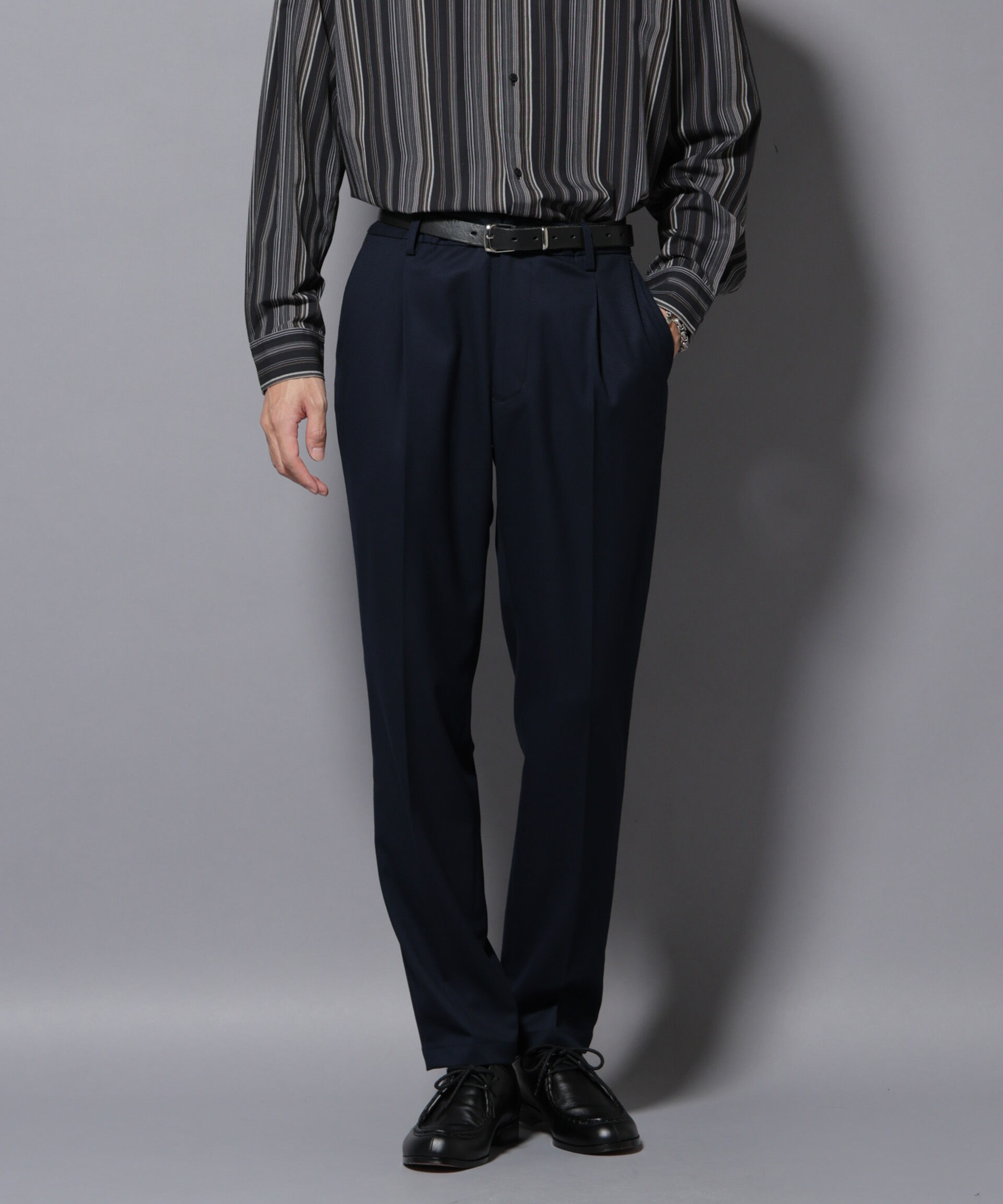 nano･universe「微起毛1タックテーパードパンツ」|チノ|