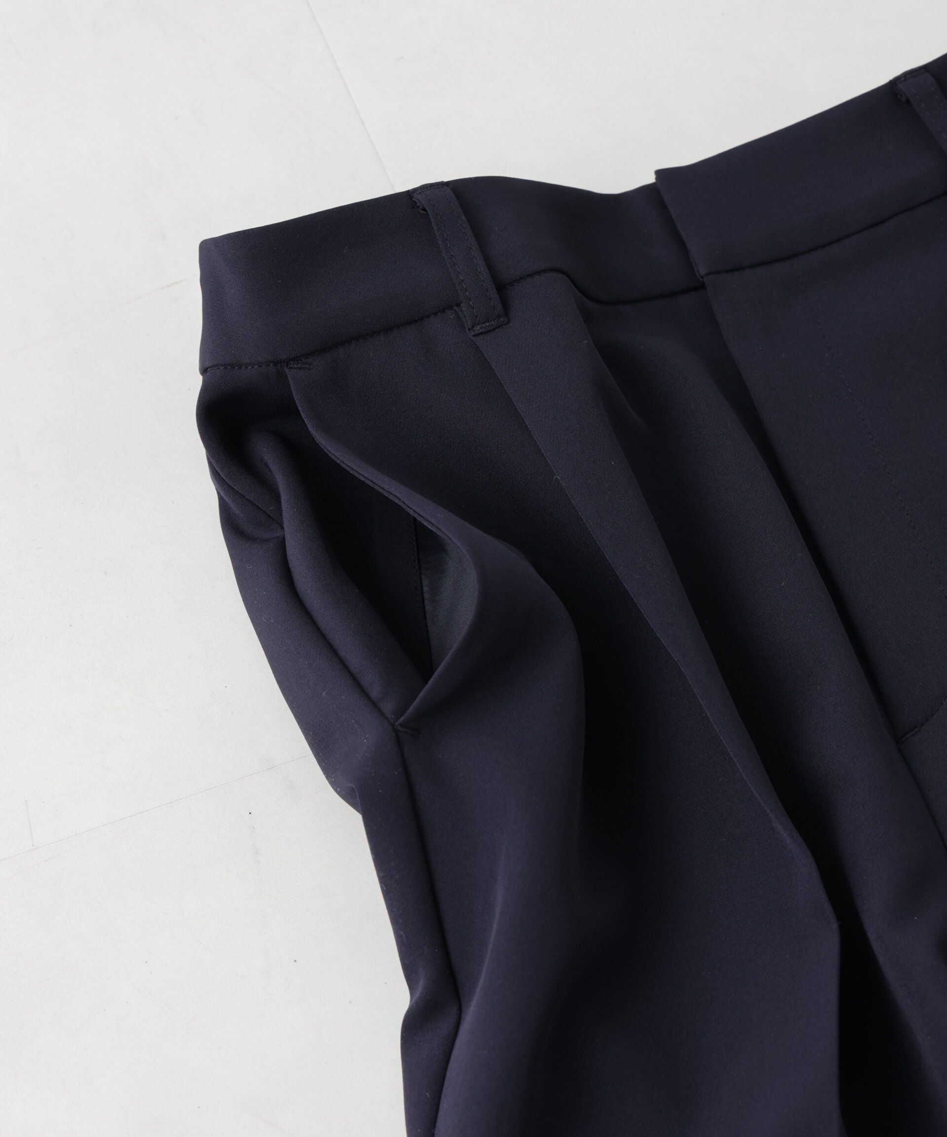 nano･universe「デイリーファンクション タックテーパードパンツ(セットアップ可)」|チノ|